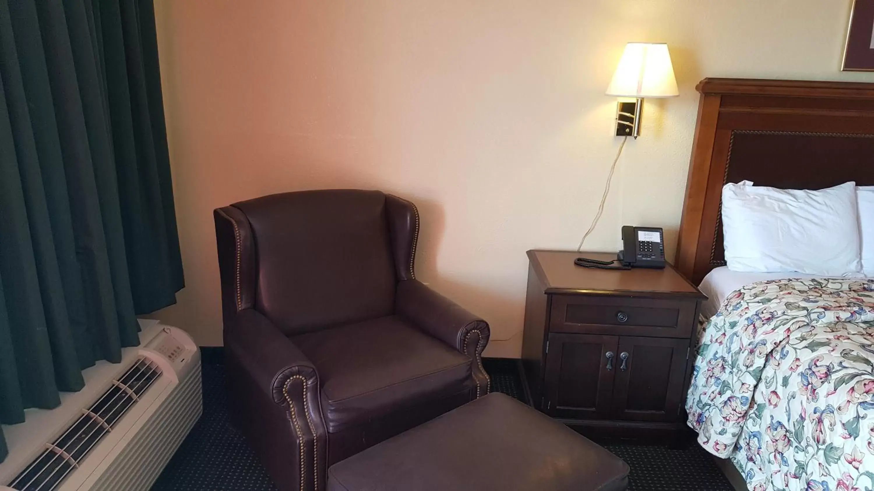 Bed in Garden Inn and Extended Stay Bed in Garden Inn and Extended Stay