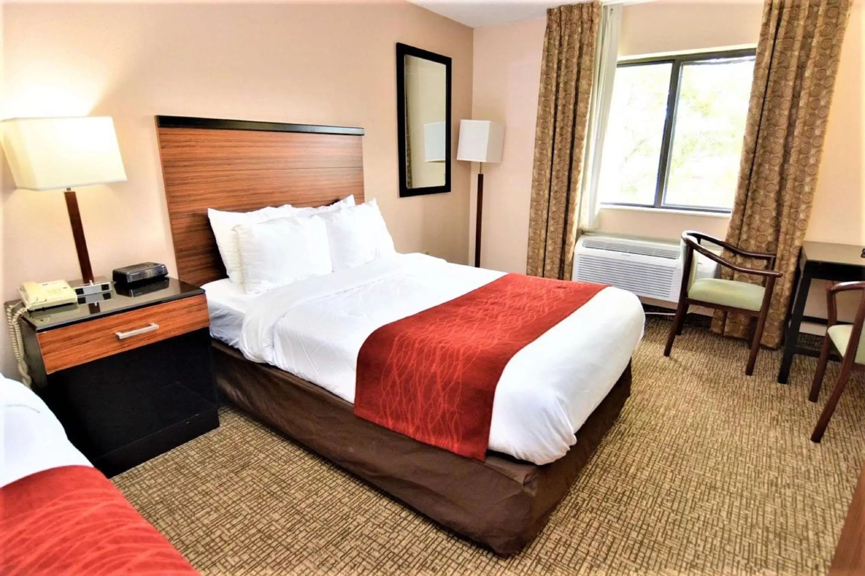 Bedroom, Bed in SureStay Plus by Best Western Reading North