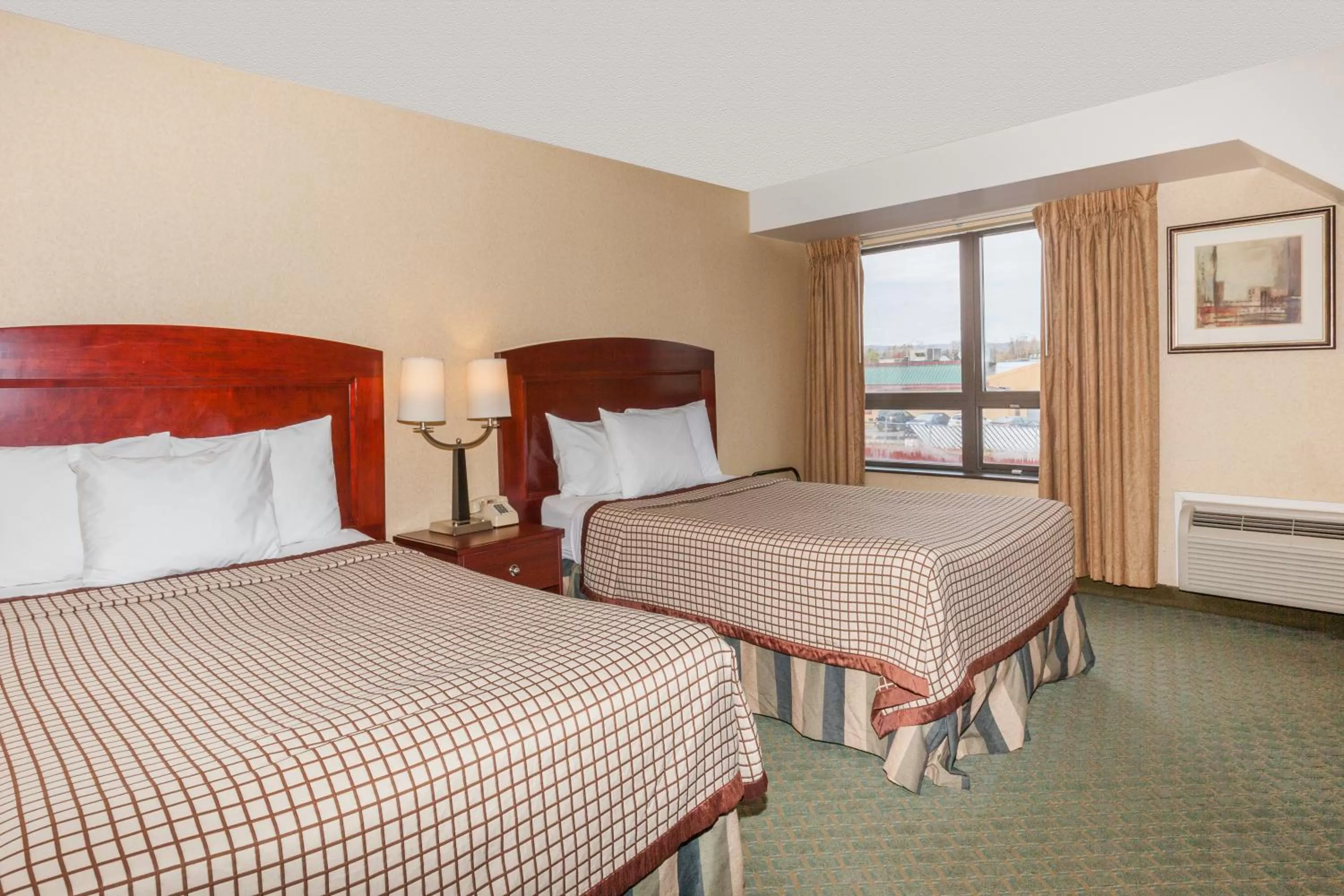 2 Double Beds, Mobility/Hearing Accessible Room, Bathtub w/ Grab Bars, Non-Smoking in Days Inn by Wyndham Utica