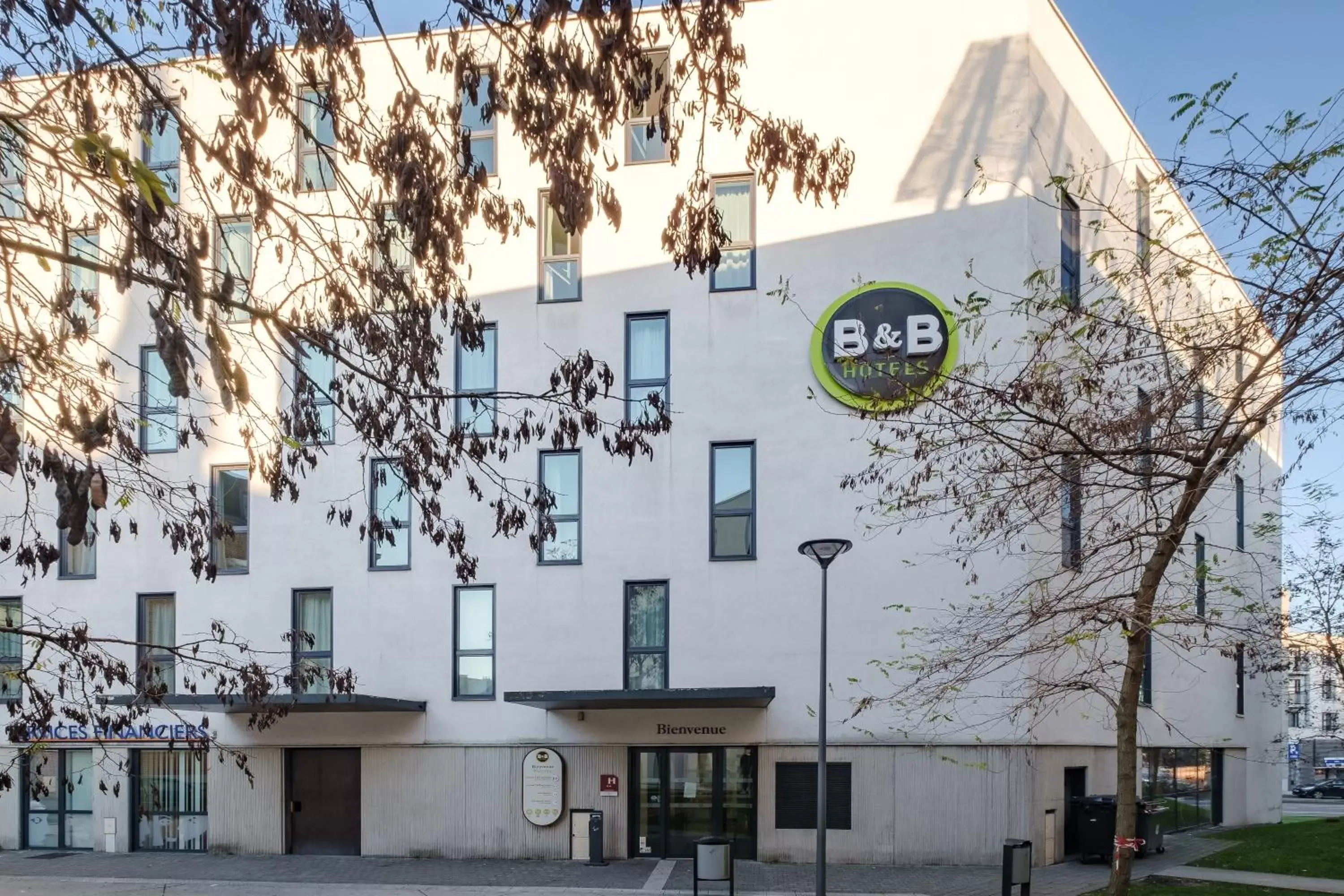 Facade/entrance, Property Building in B&B HOTEL Lille Tourcoing Centre