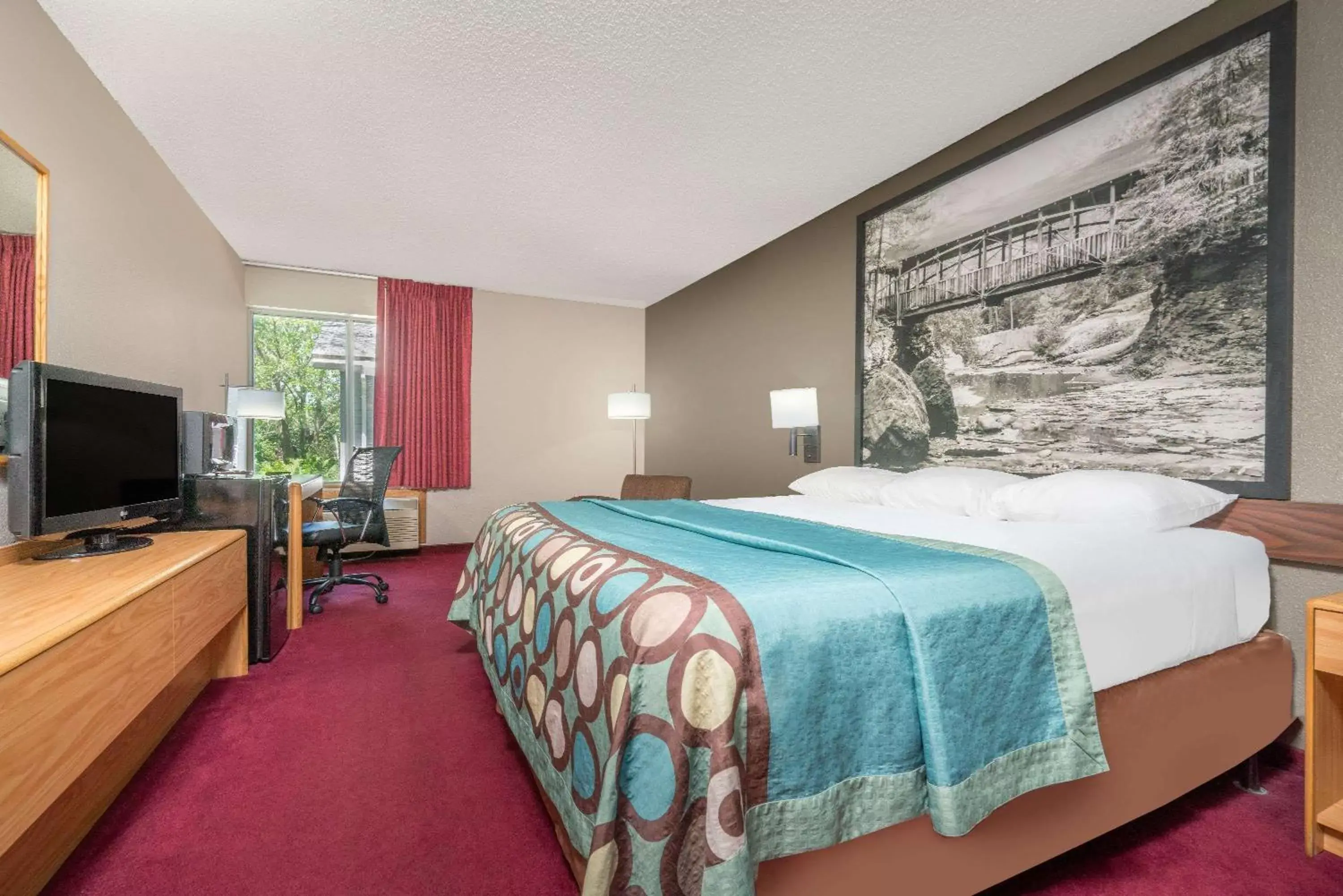 Photo of the whole room, Bed in Super 8 by Wyndham Menomonie WI