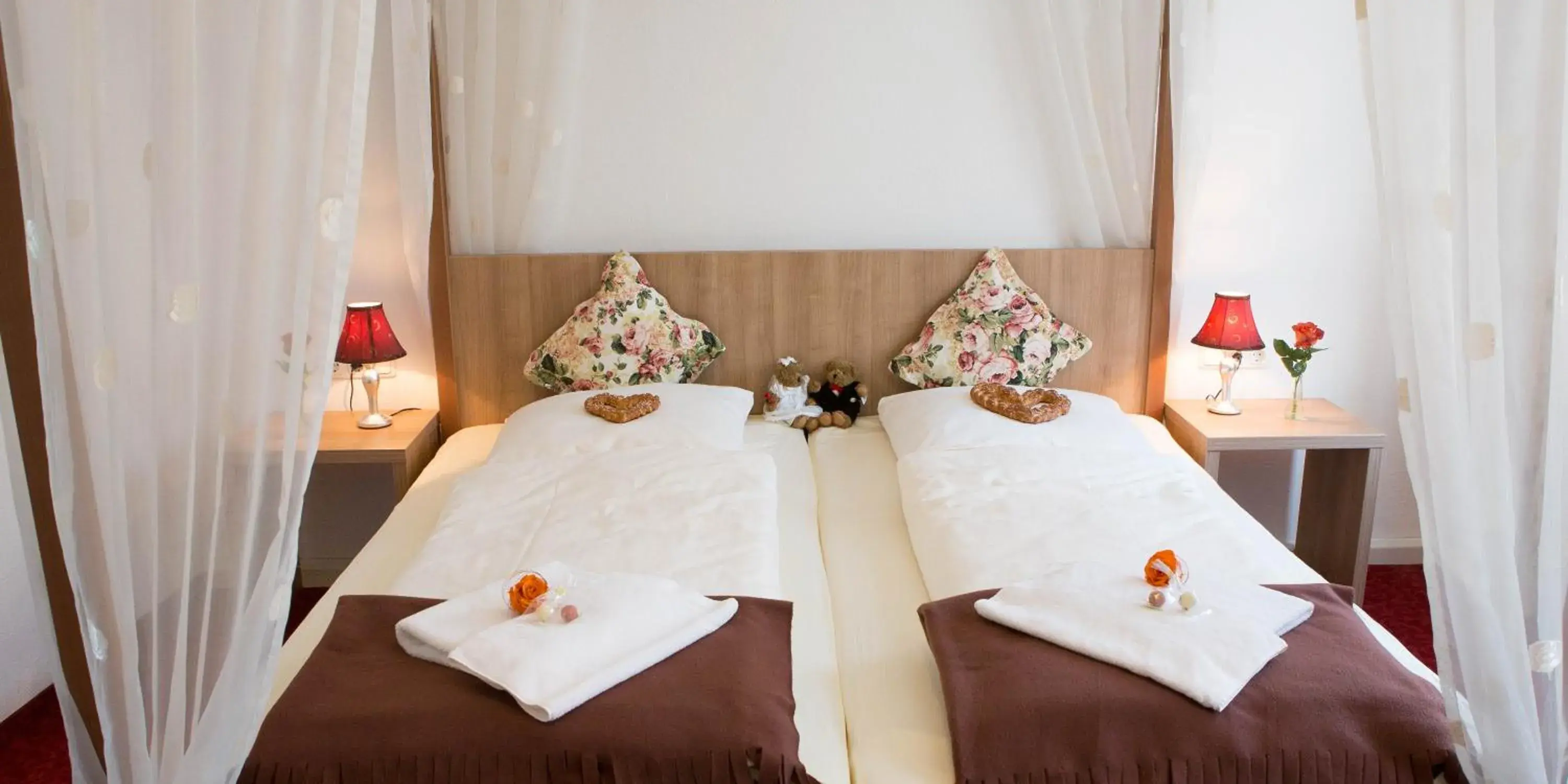 Bed in Boutiquehotel Goldene Rose