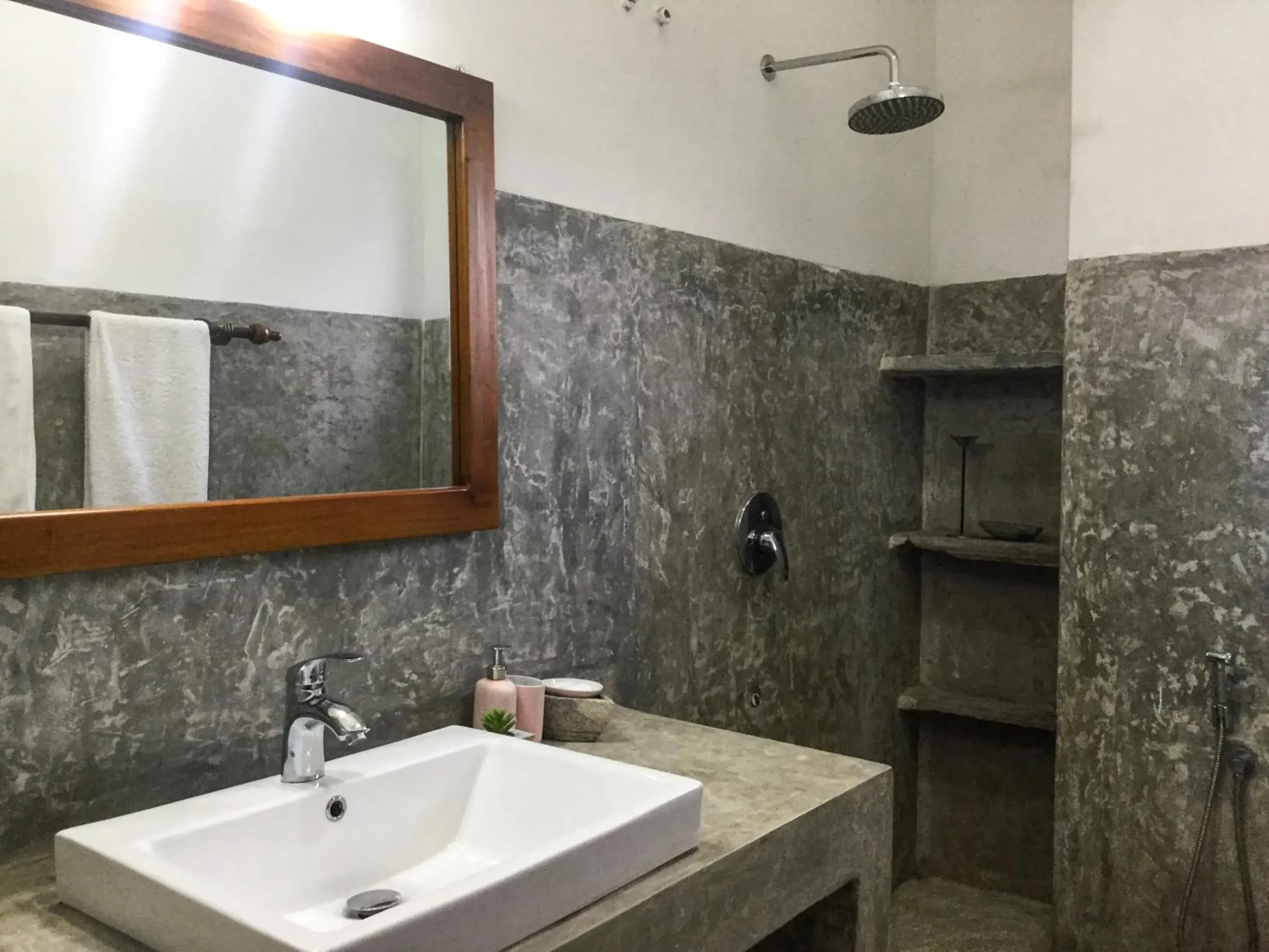 Bathroom in Hanthana House