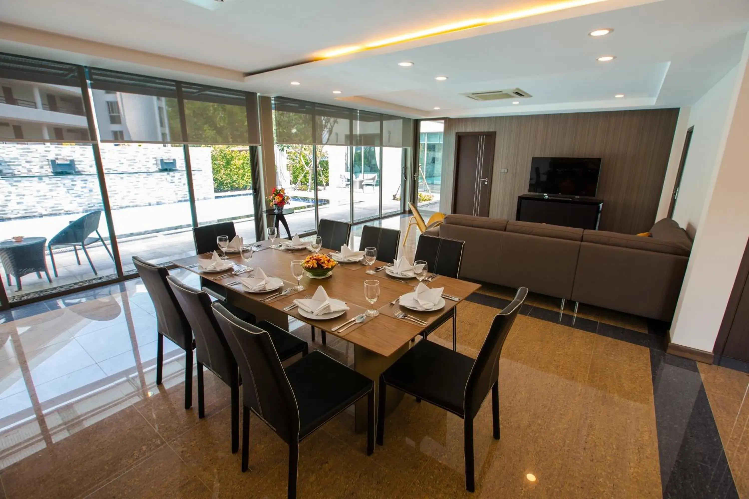 Living room, Dining Area in Villa Navin