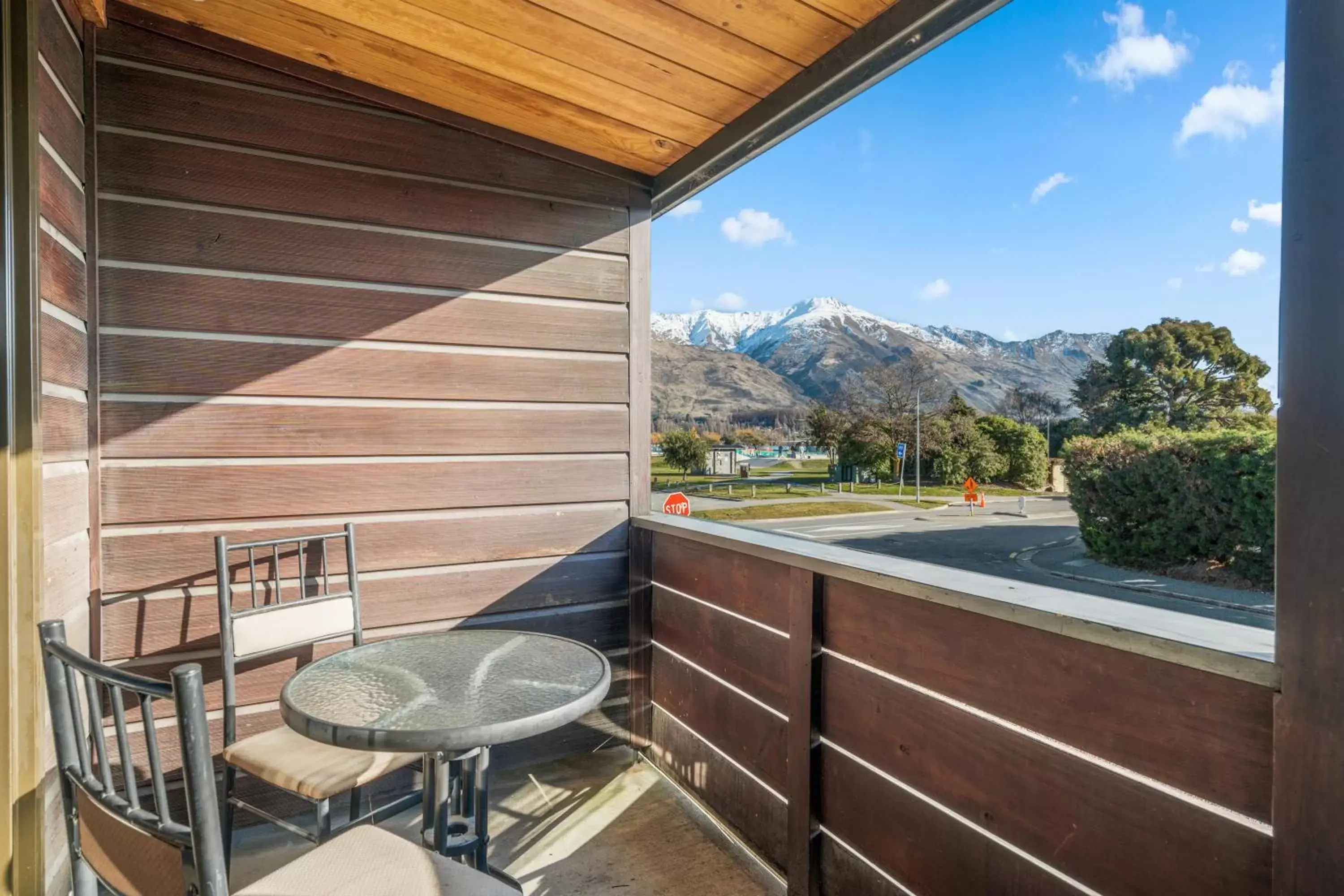 Balcony/Terrace in Aspiring Lodge Motel