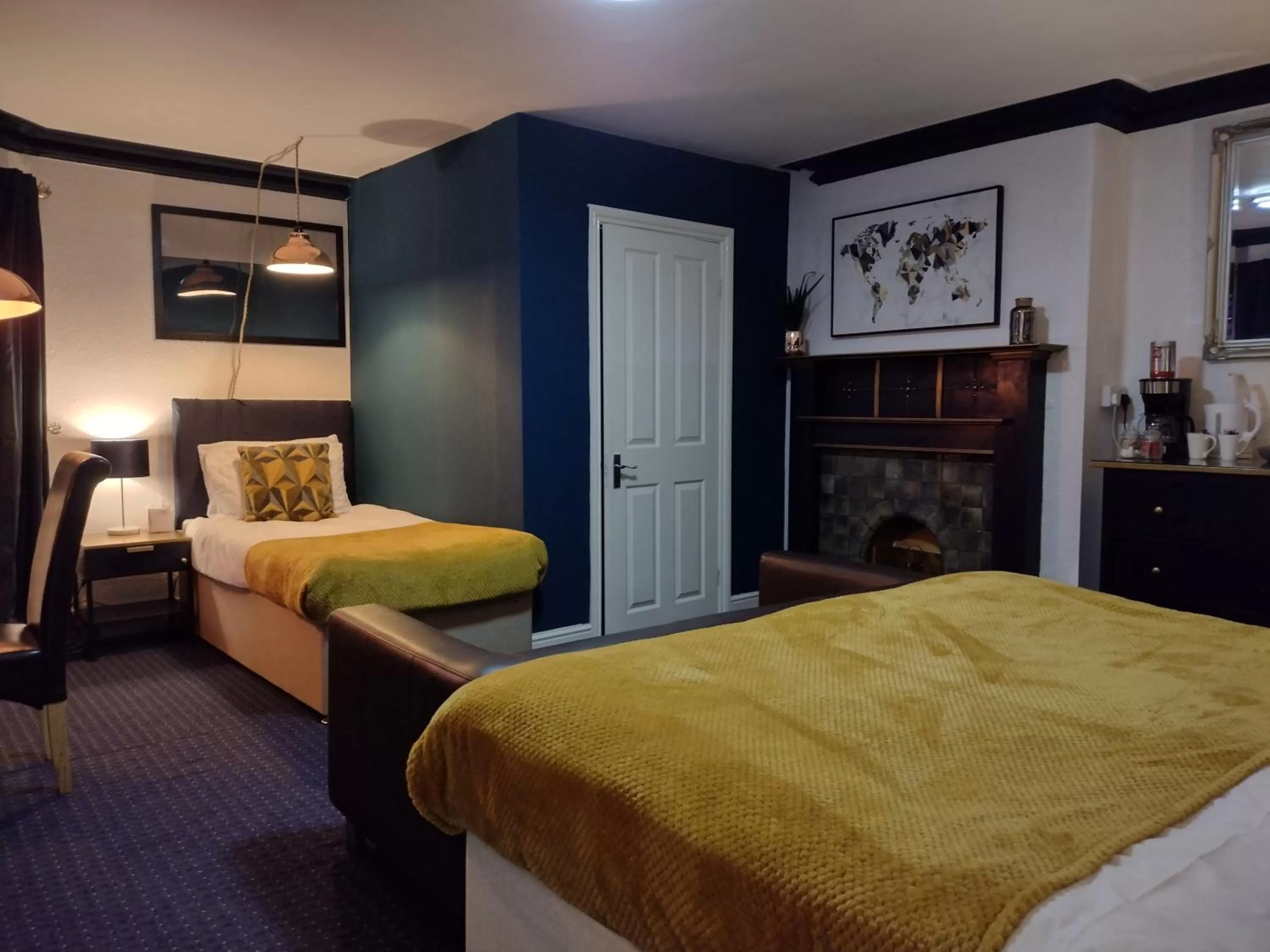 Bed in The Crown Inn Keynsham