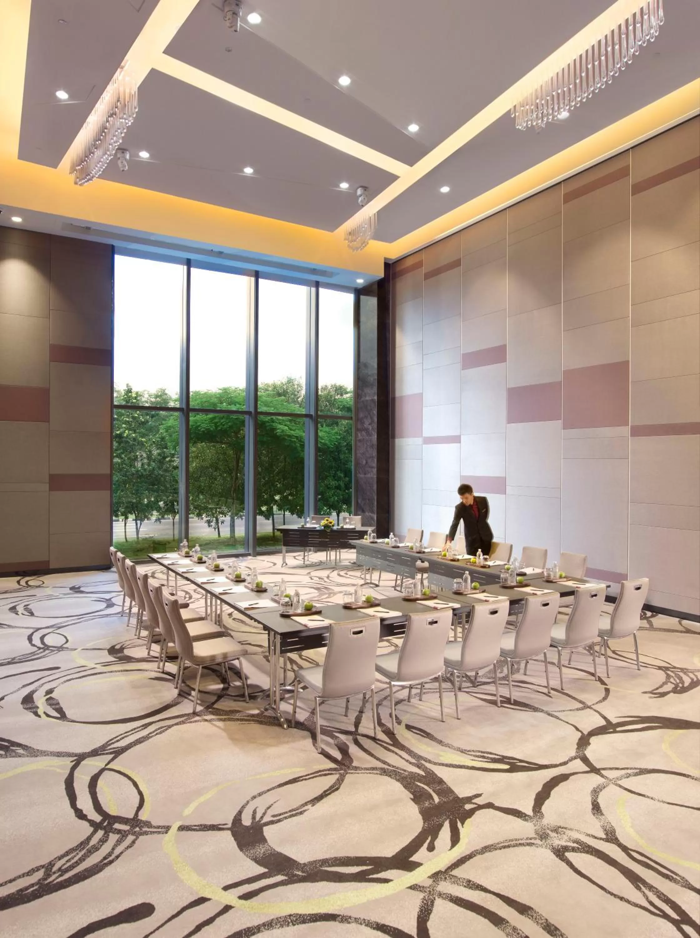 Business facilities in PARKROYAL on Beach Road, Singapore