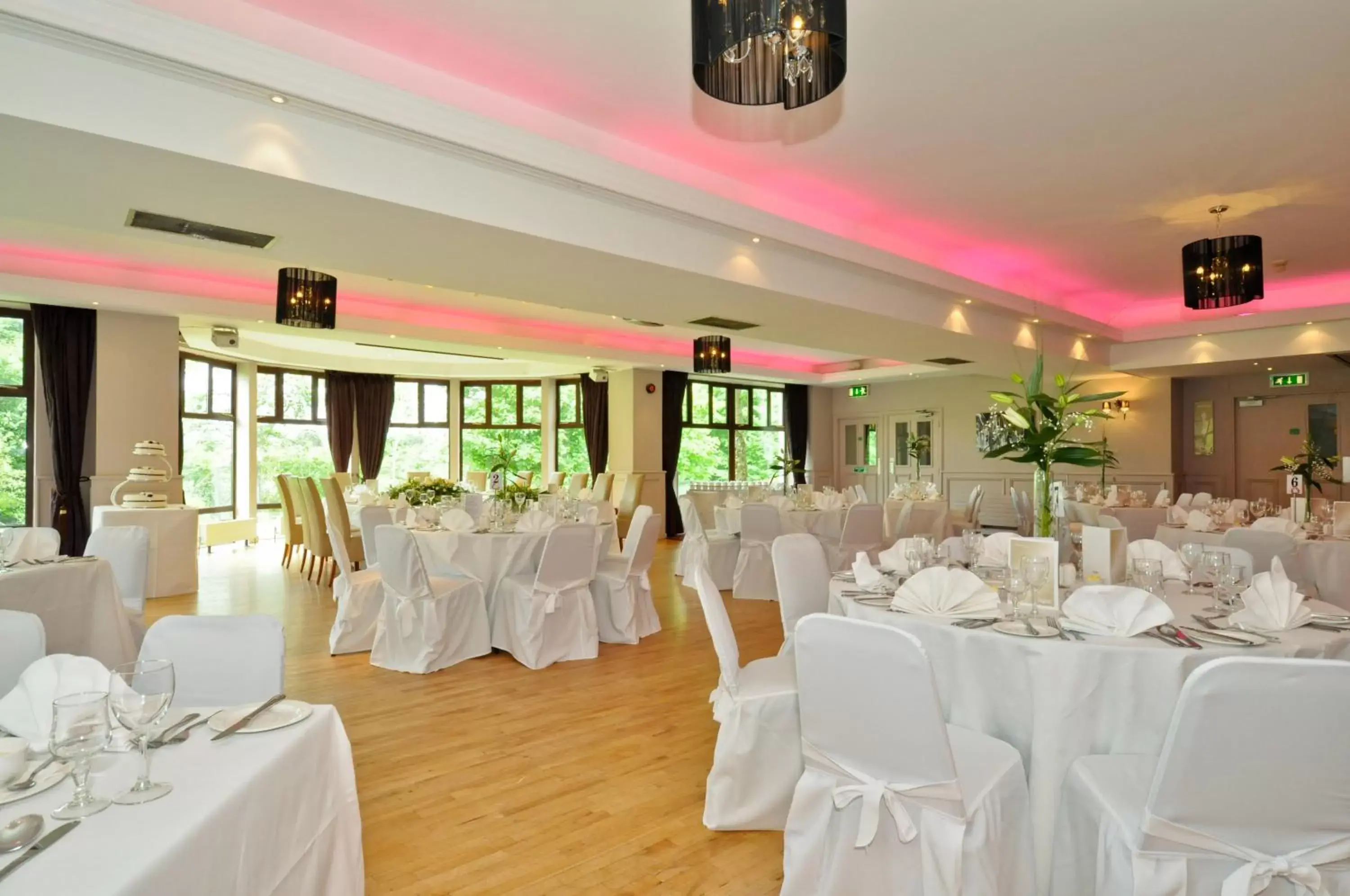 Restaurant/places to eat, Banquet Facilities in Westport Woods Hotel & Spa