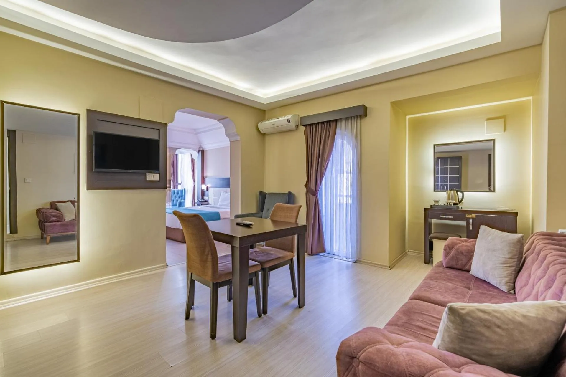 Dining area in Buyuk Velic Hotel