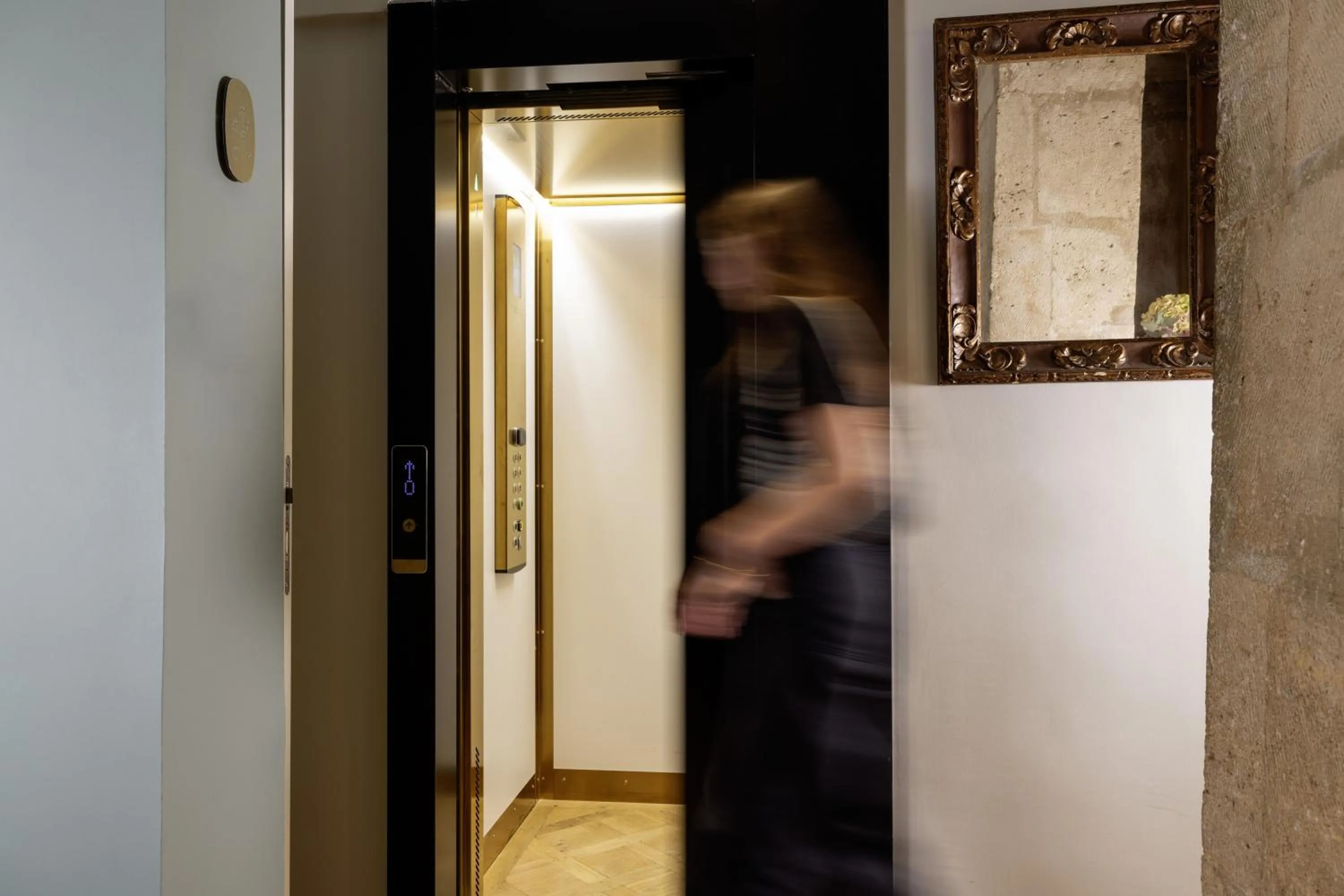 People in Hotel L de Lutece - Notre-Dame