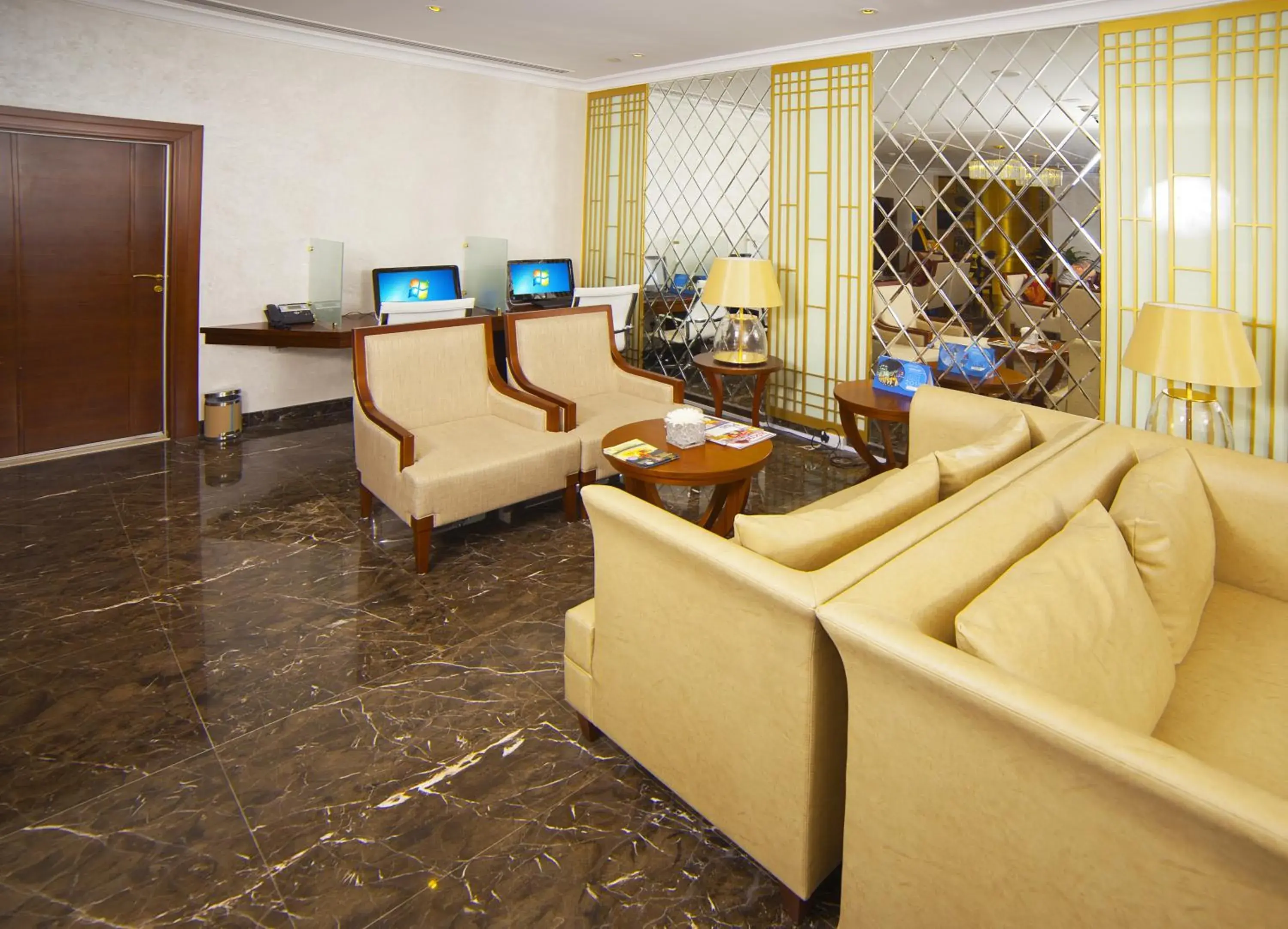 Lobby or reception in Raviz Center Point Hotel