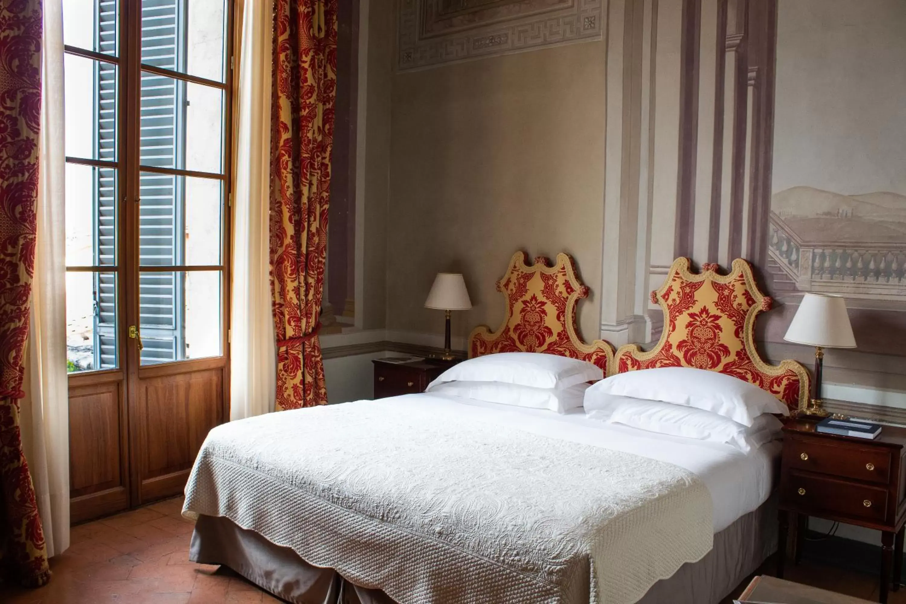 Photo of the whole room, Bed in Grand Hotel Continental Siena - Starhotels Collezione