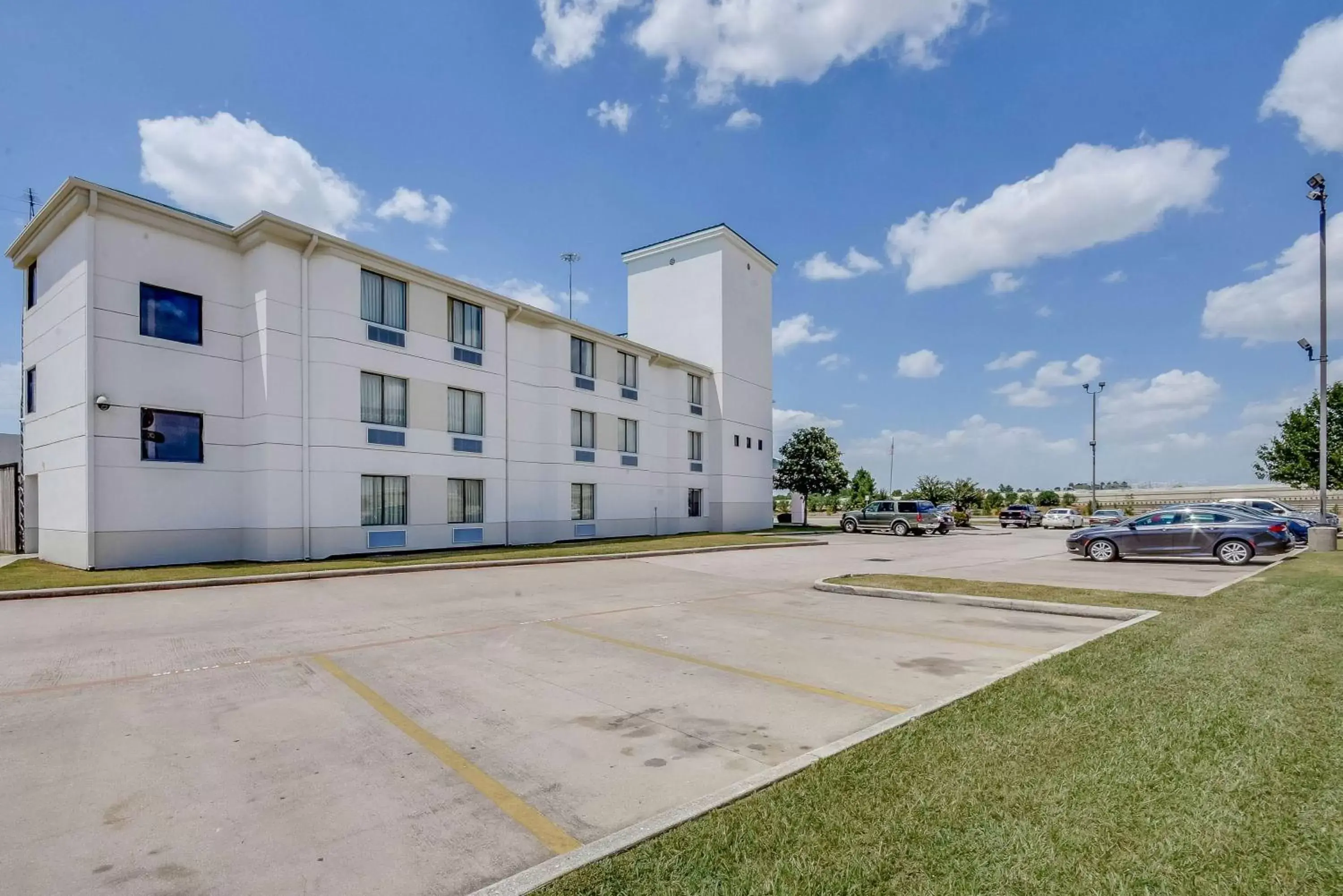 Property Building in Motel 6-Katy, TX - Houston