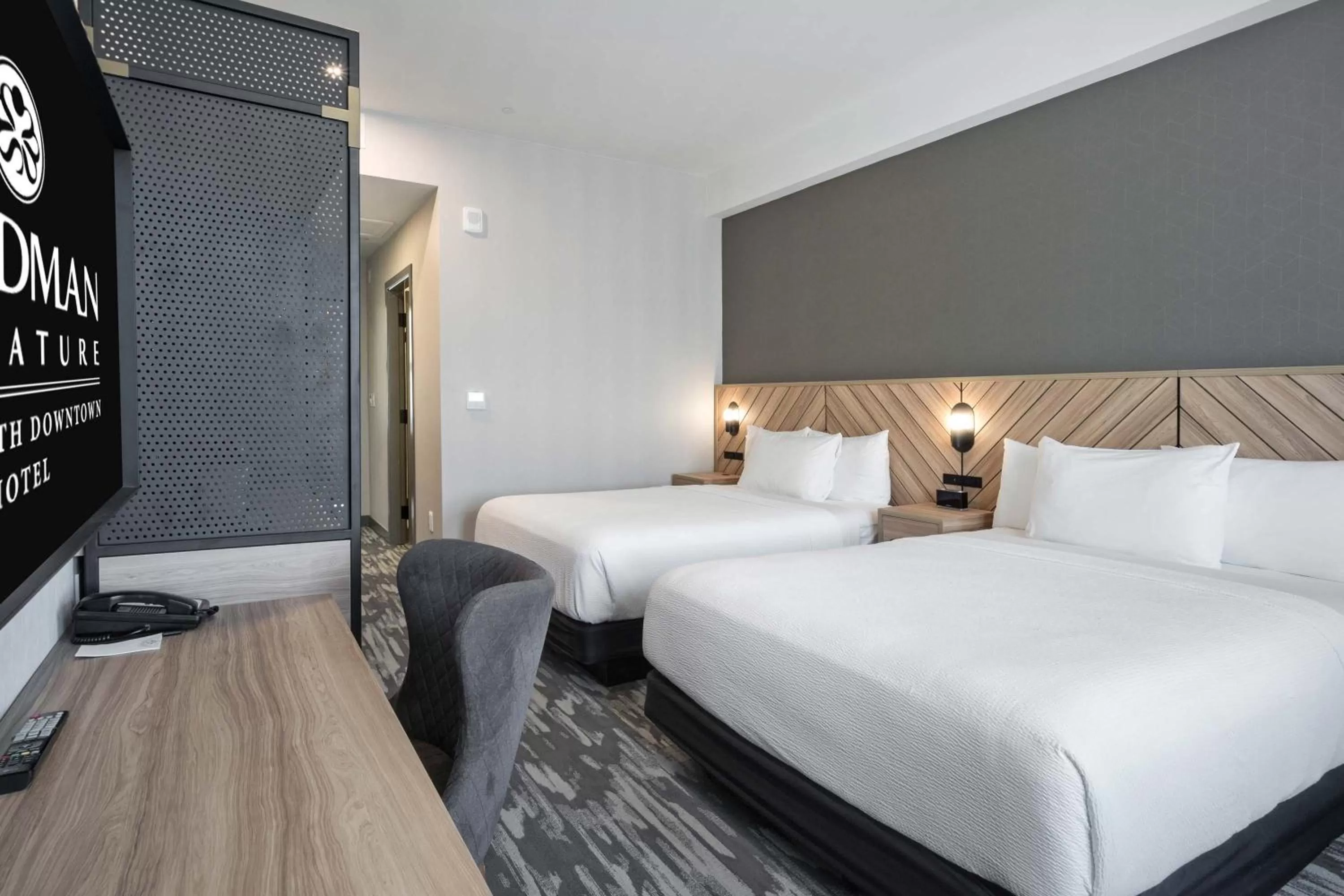 Bedroom, Bed in Sandman Signature Fort Worth Downtown Hotel