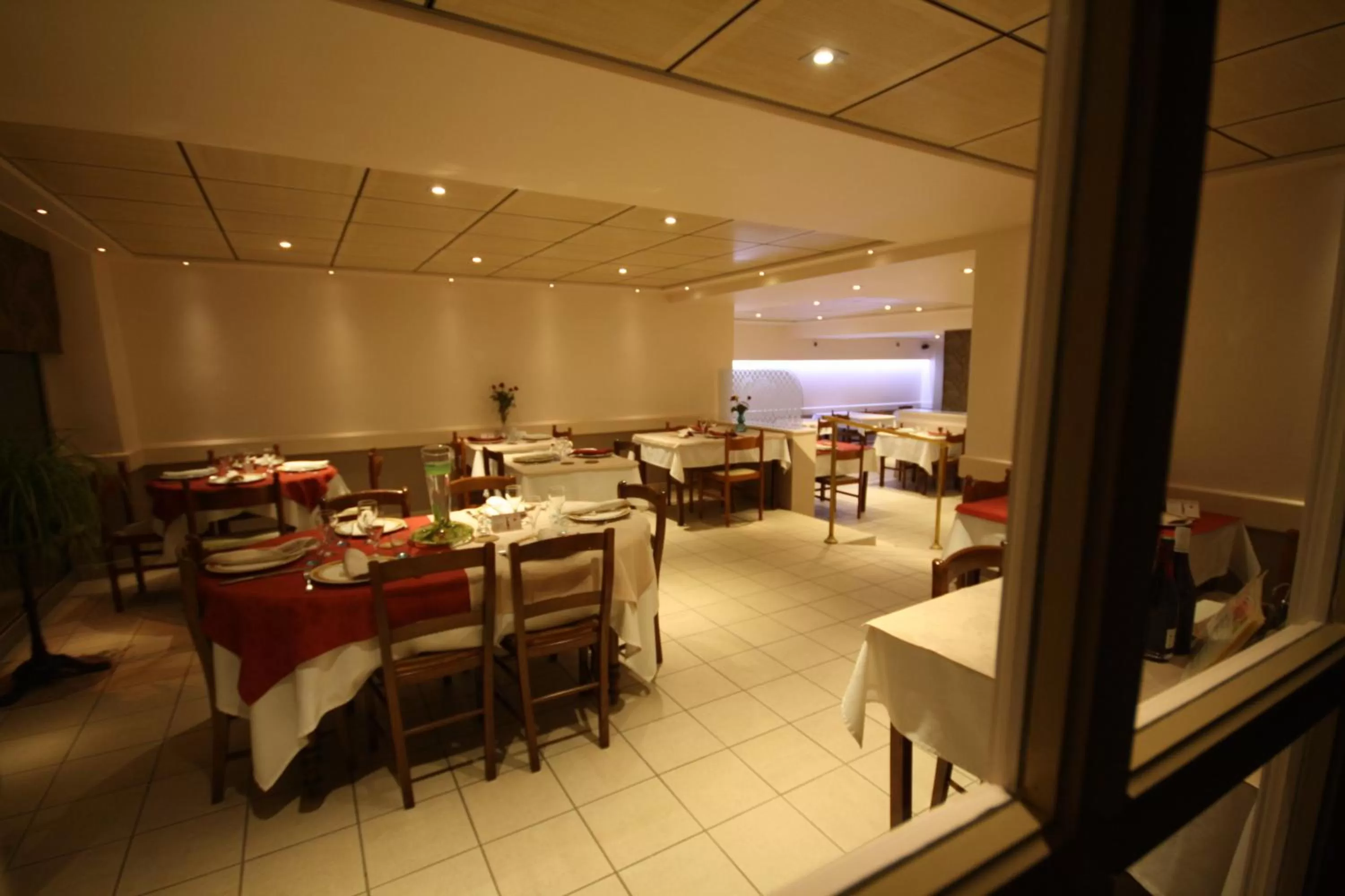 Restaurant/places to eat in Logis Hotel L'ange Couronne