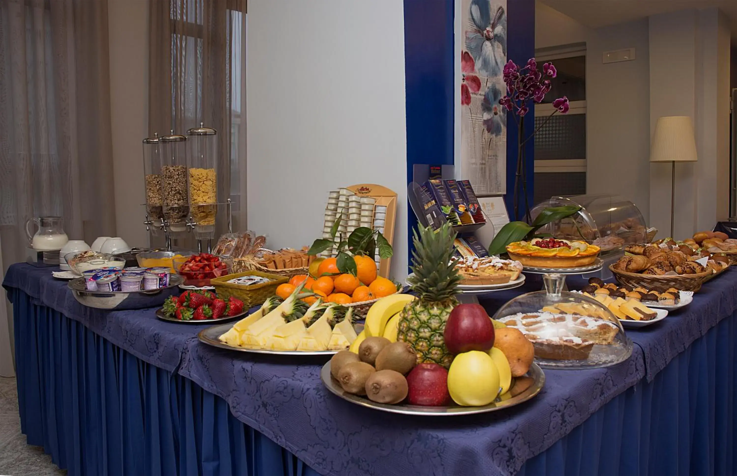 Buffet breakfast, Food in Hotel Leone