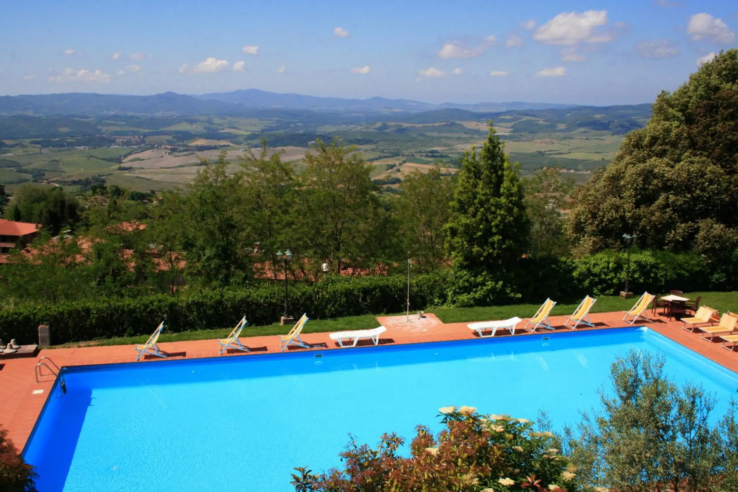 Photo of the whole room, Swimming Pool in Villa Nencini