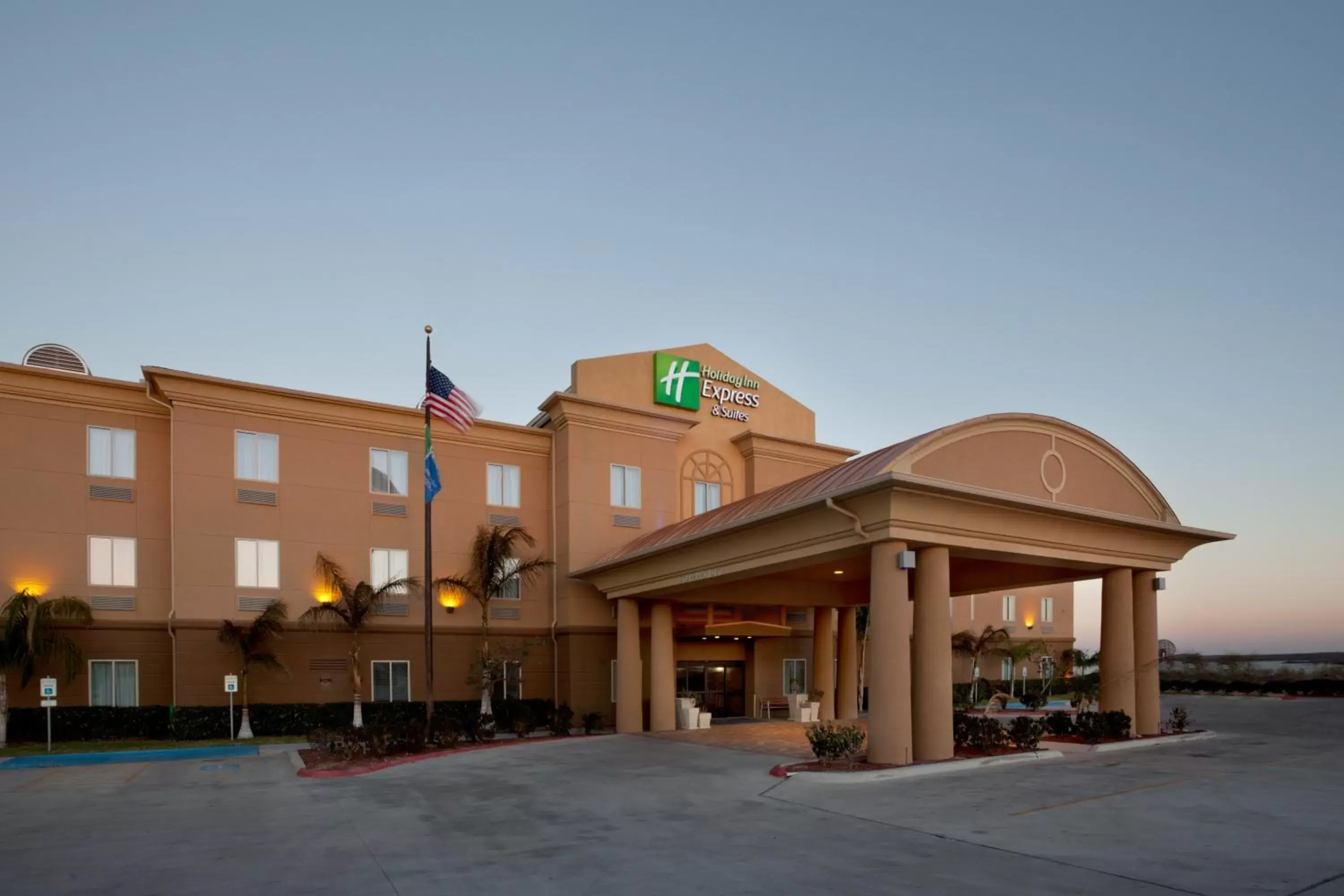 Property Building in Holiday Inn Express Hotel & Suites Zapata, an IHG Hotel