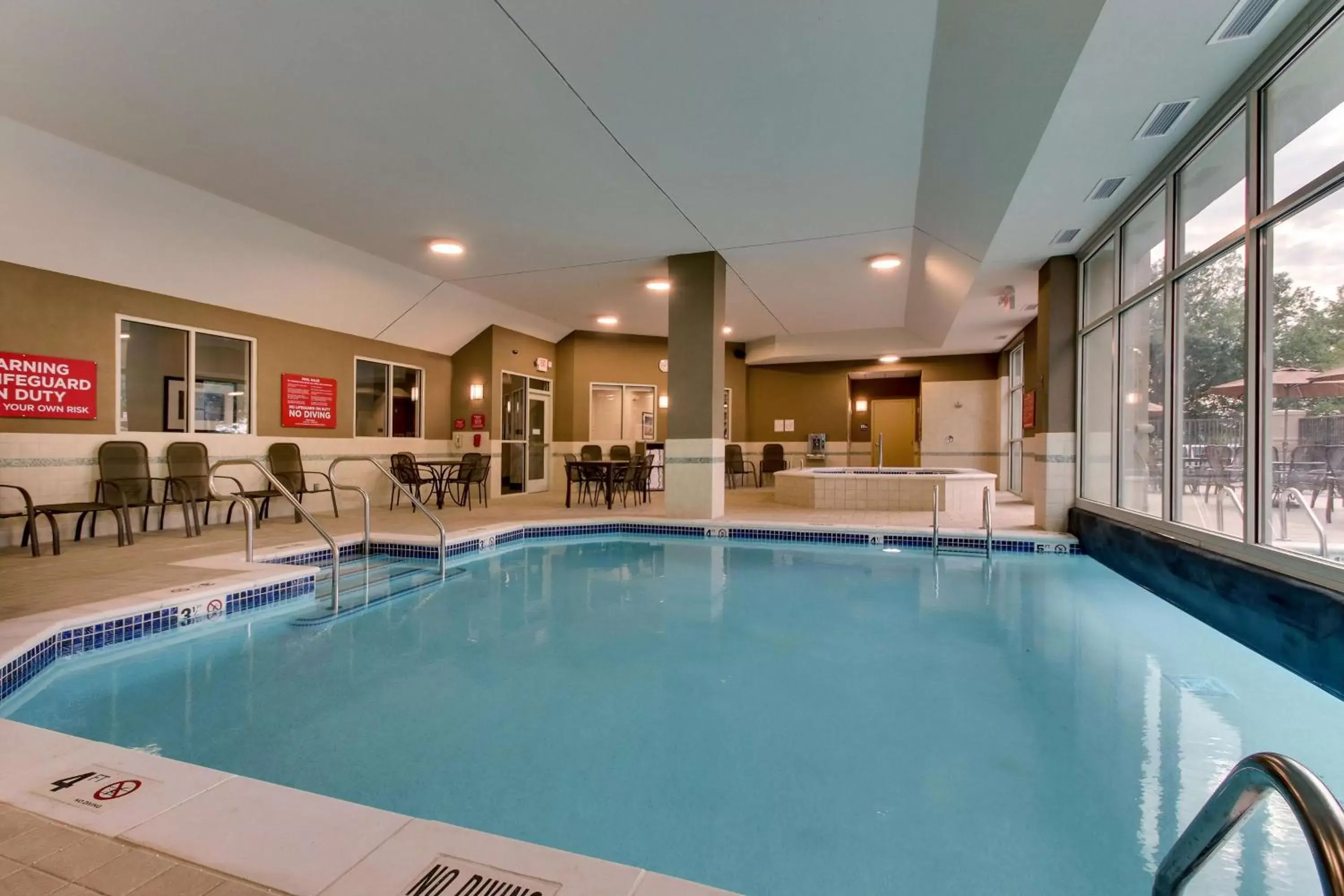 Activities, Swimming Pool in Drury Inn & Suites Knoxville West