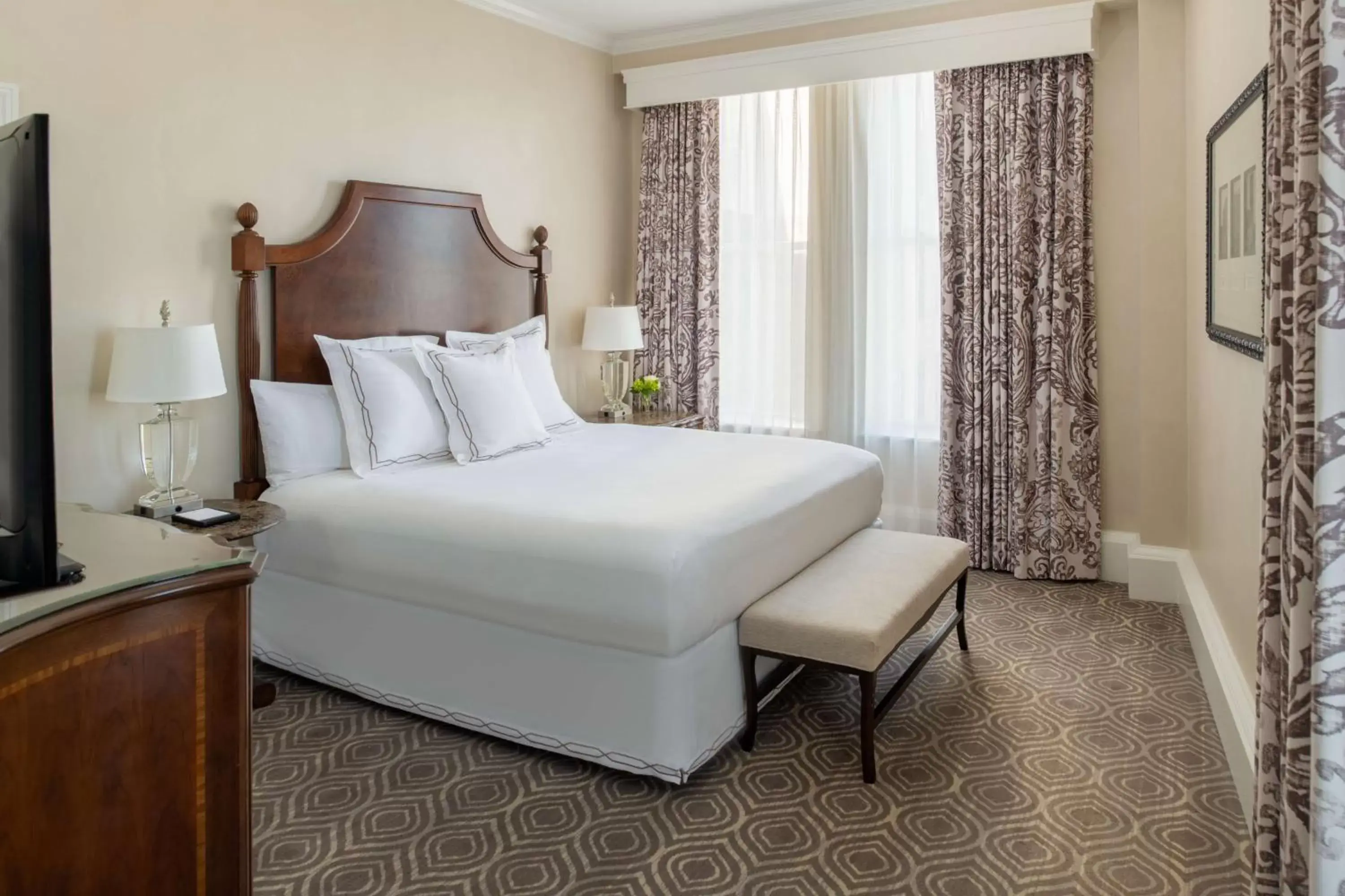 Bed in The Roosevelt Hotel New Orleans - Waldorf Astoria Hotels & Resorts