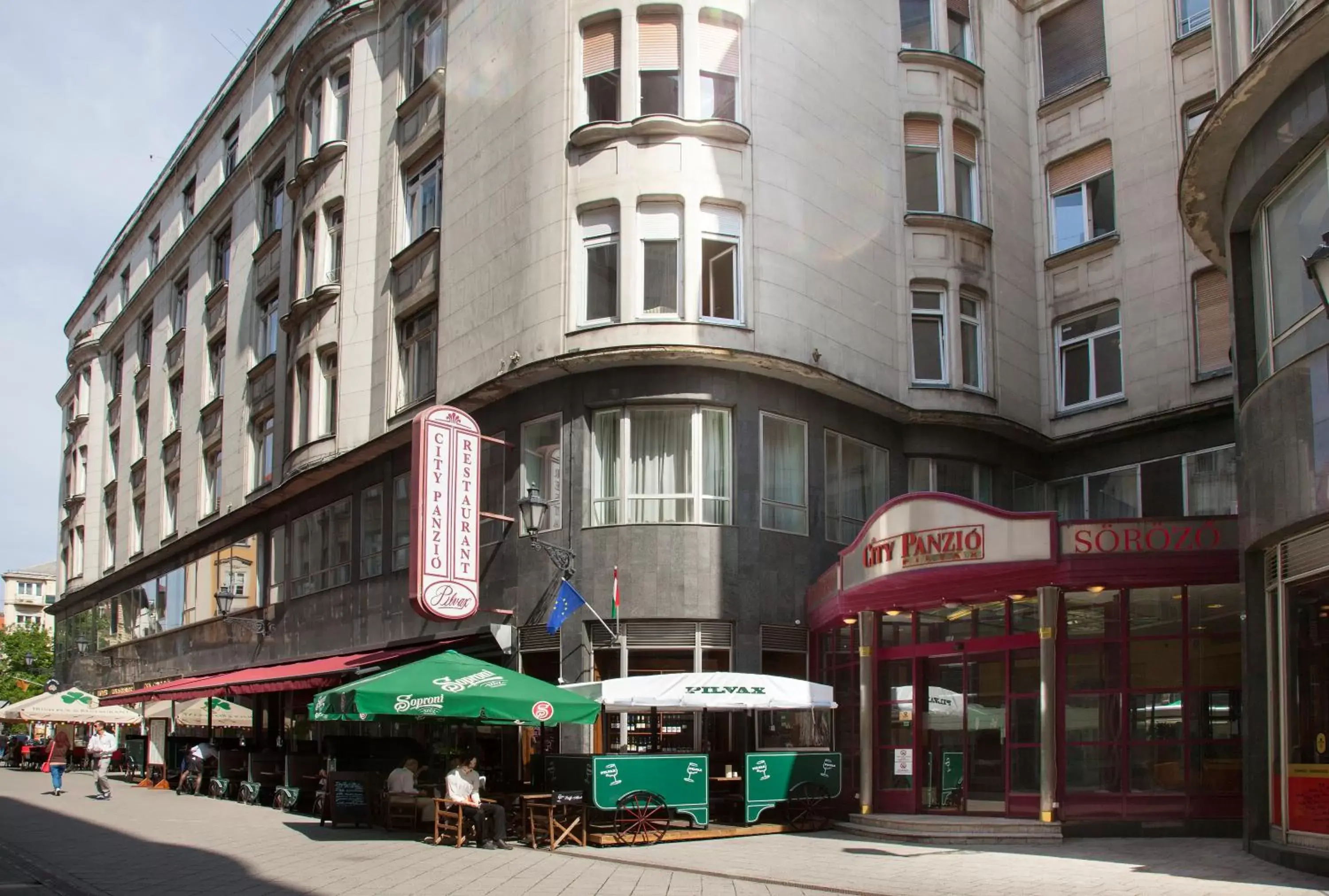 Facade/entrance, Property Building in City Hotel Pilvax