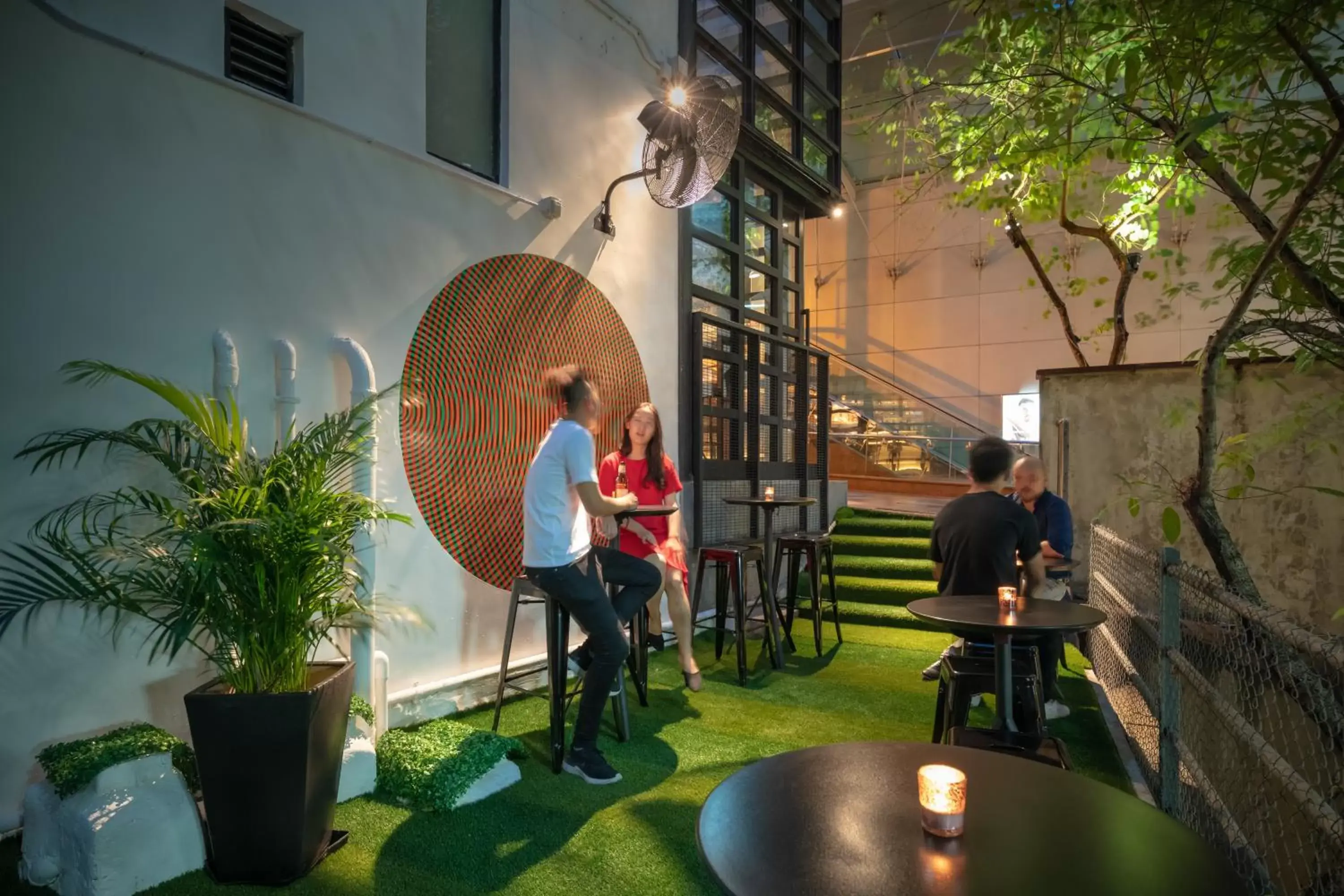 Restaurant/places to eat in Ovolo Central