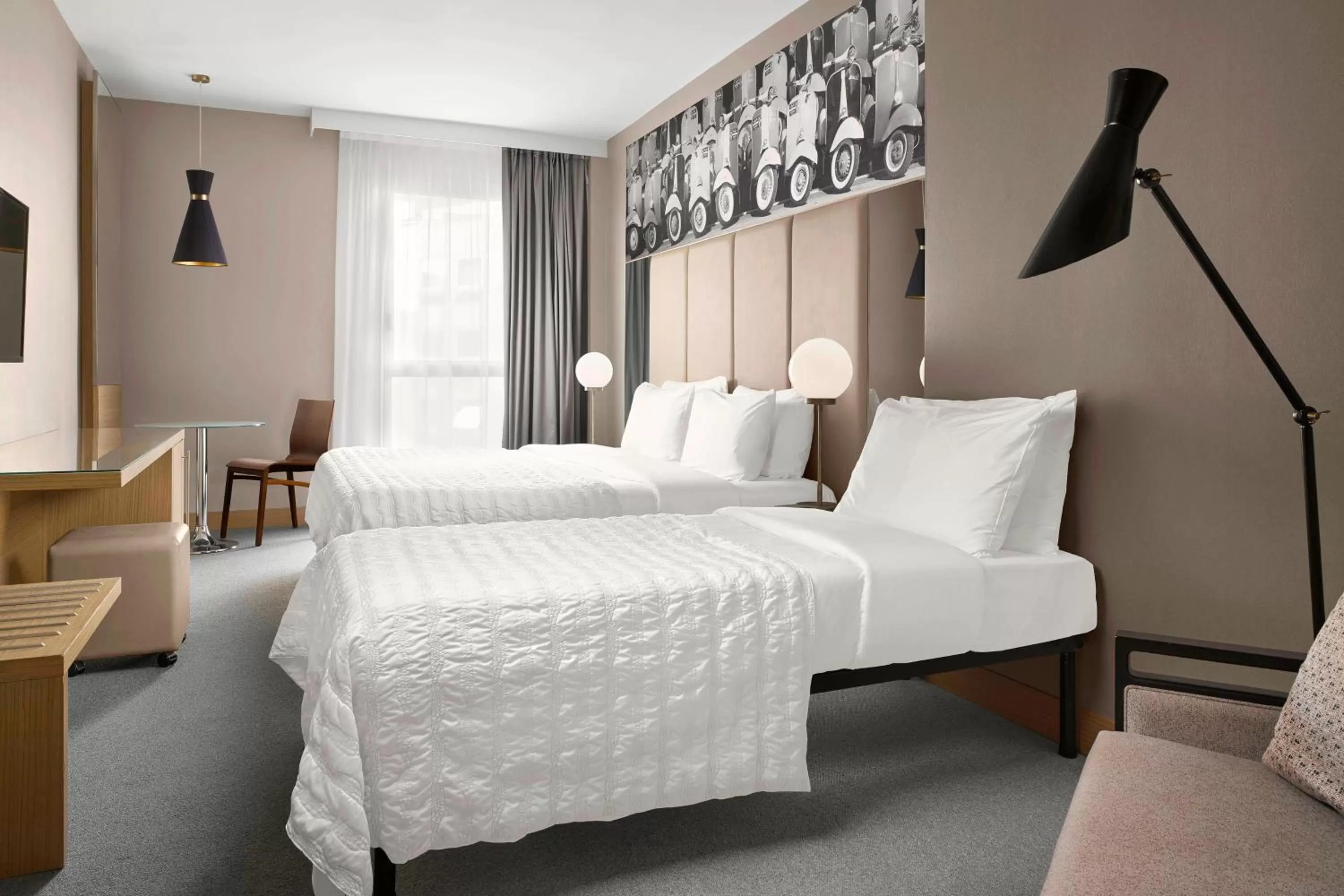 Photo of the whole room, Bed in Le Meridien Visconti Rome