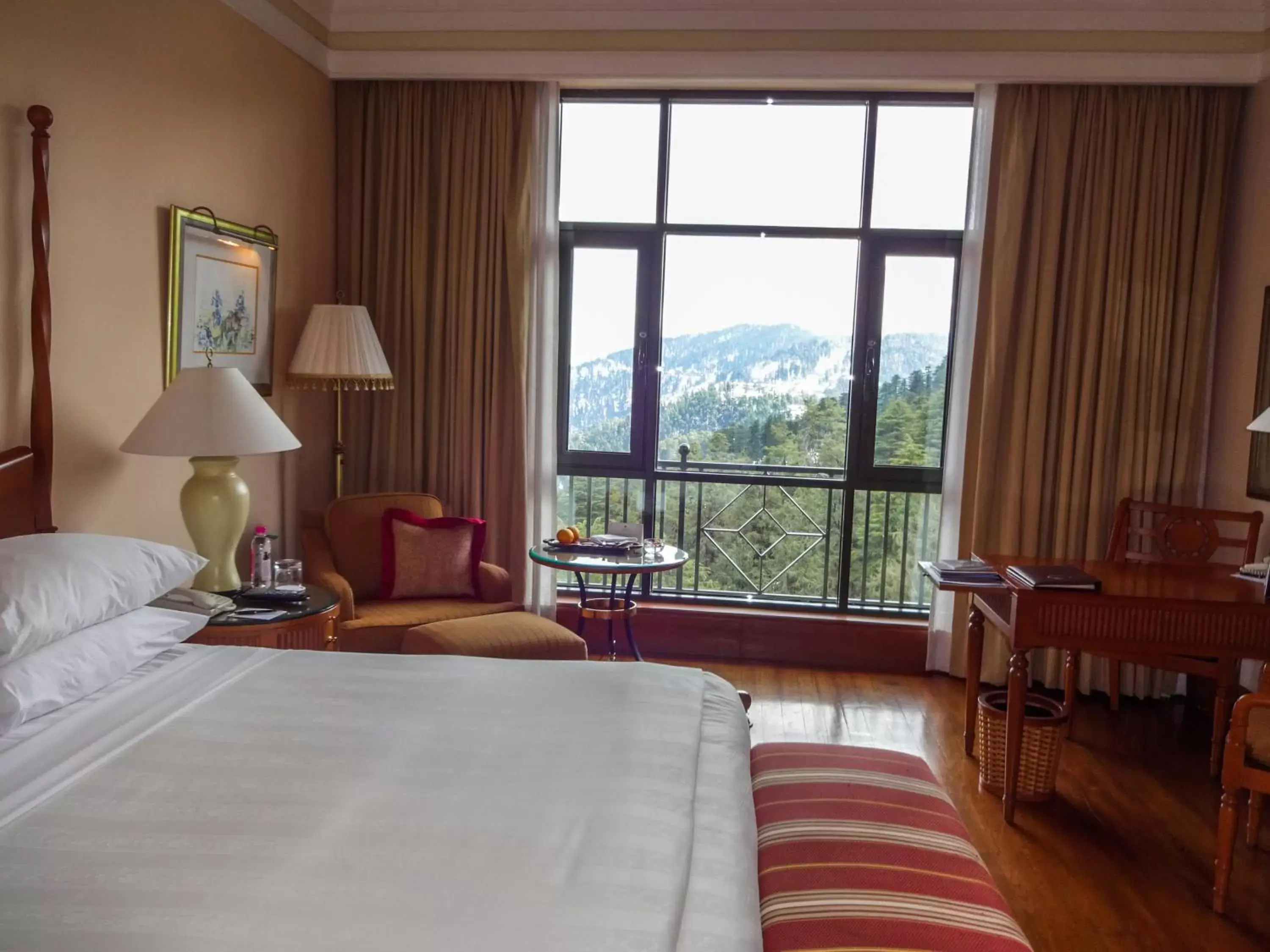 Bedroom, Mountain View in Wildflower Hall, An Oberoi Resort, Shimla