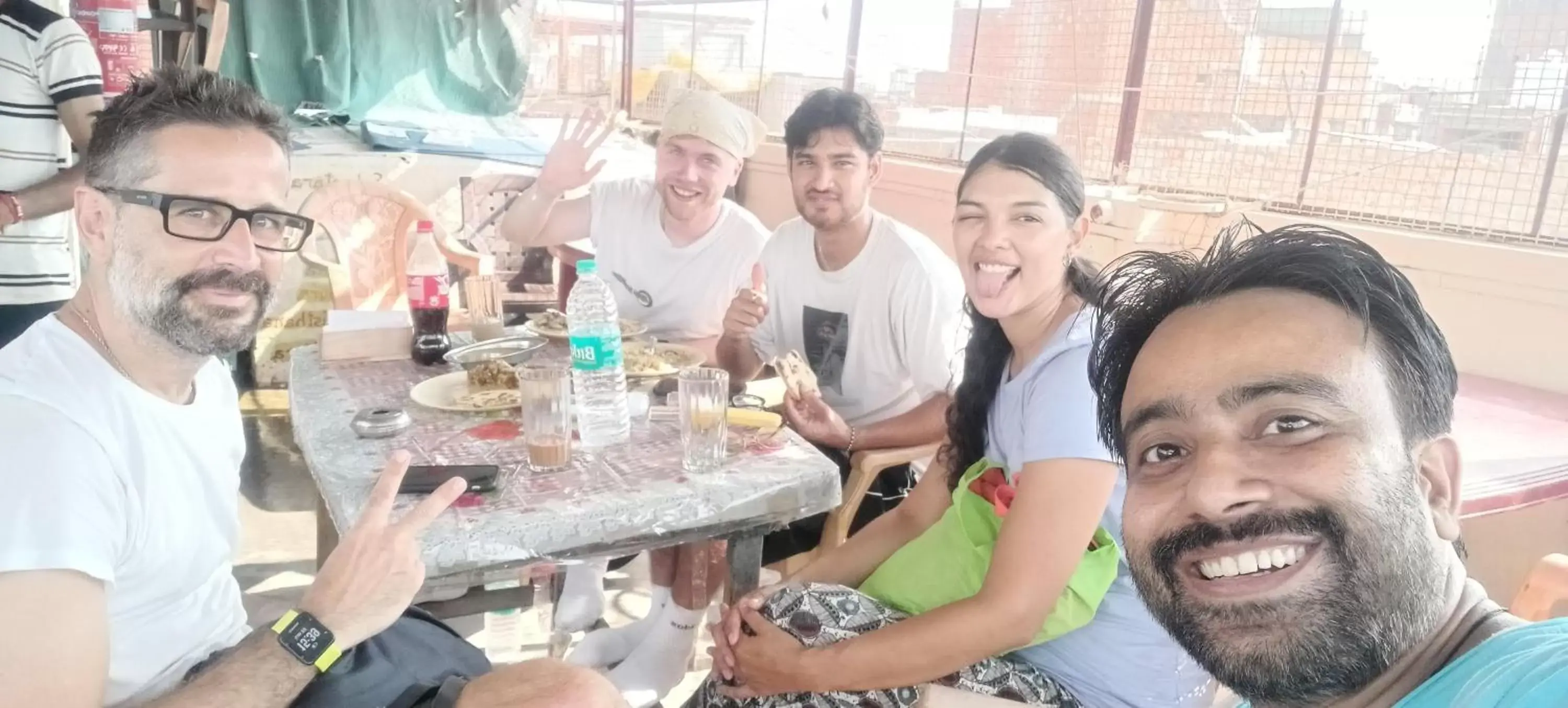 Restaurant/places to eat in Somit Paying Guest House Restaurant/places to eat in Somit Paying Guest House