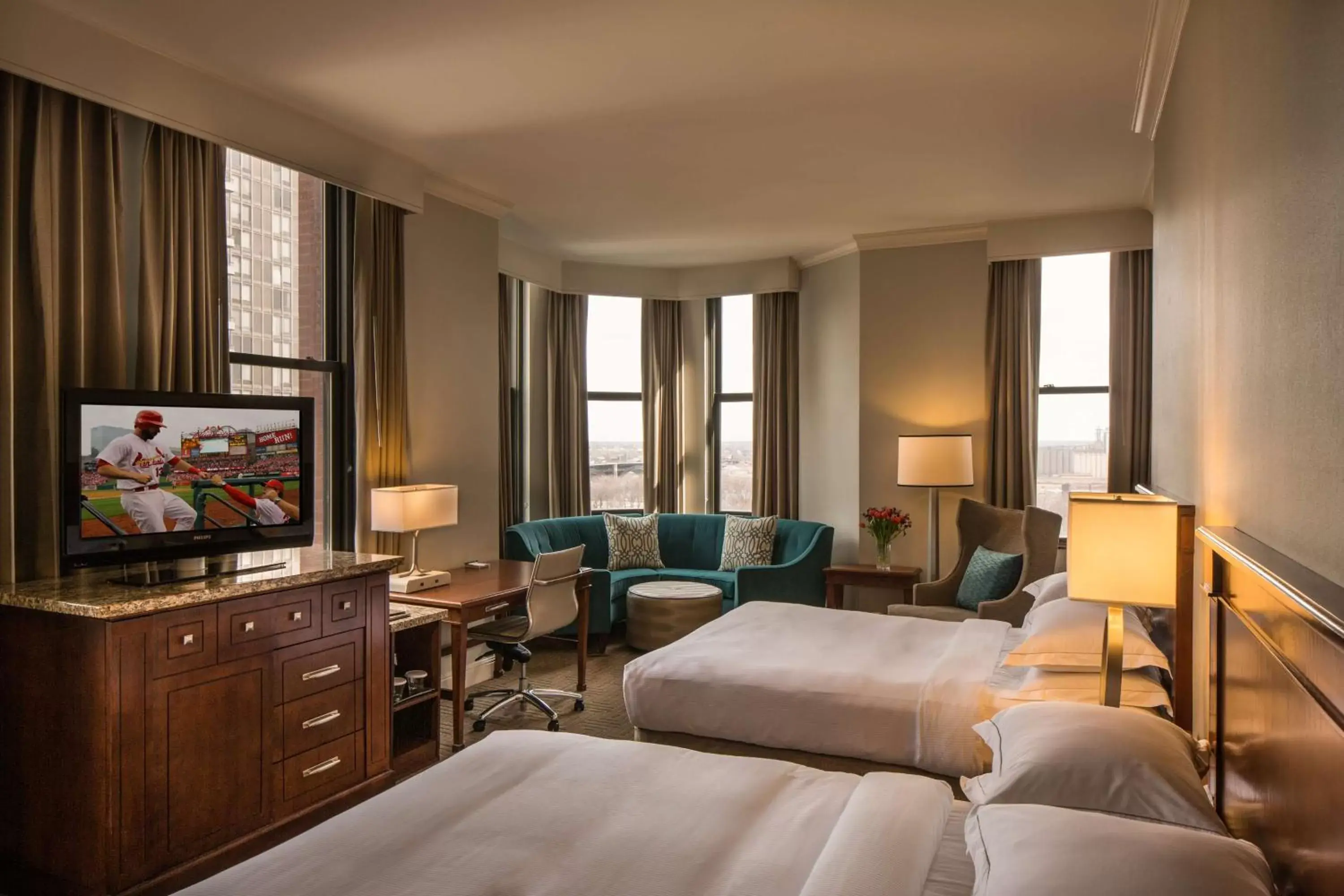 Bedroom, Seating Area in The Pennywell St Louis Downtown a Hilton Hotel