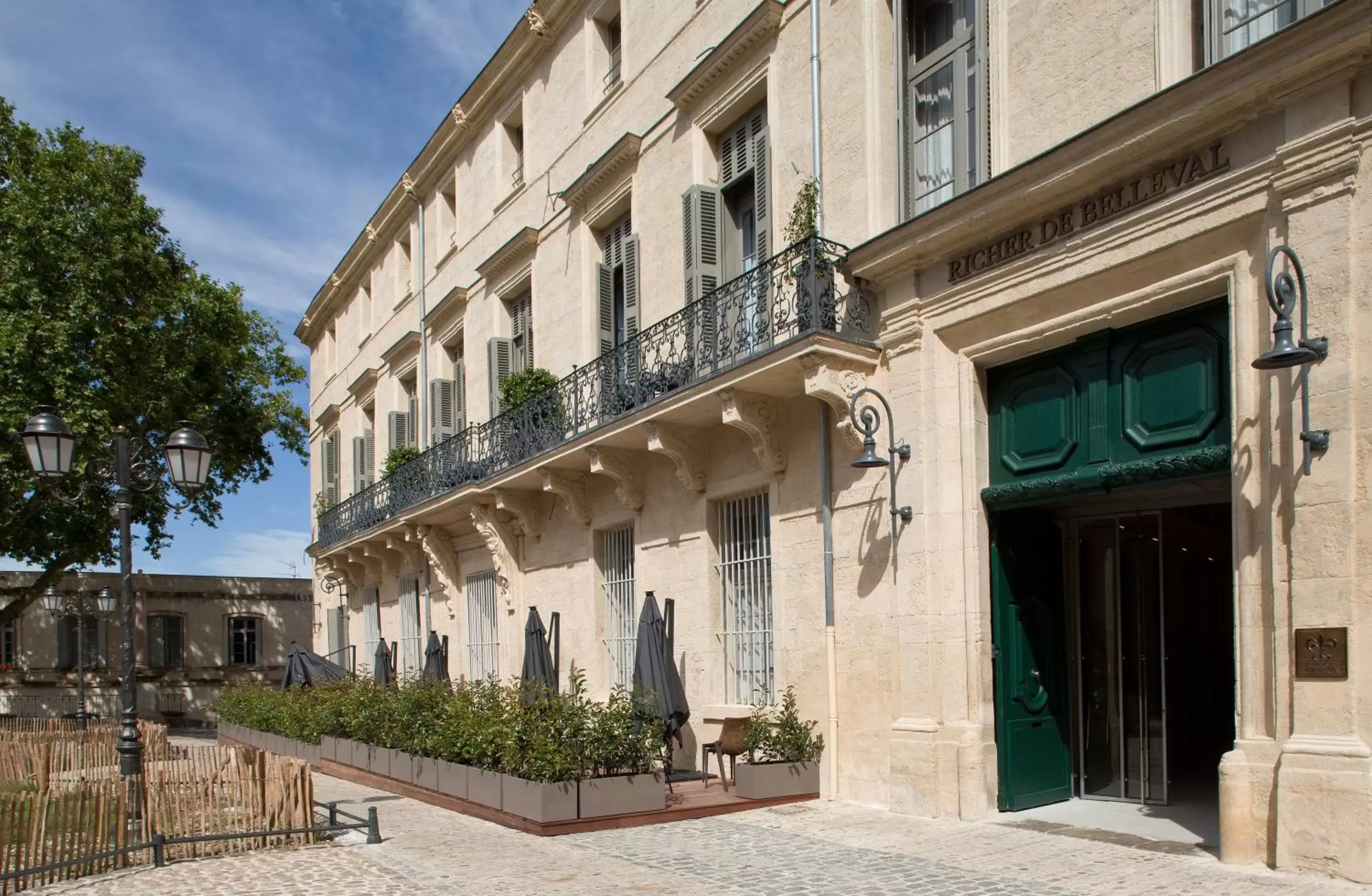 Facade/entrance, Property Building in Hôtel Richer De Belleval