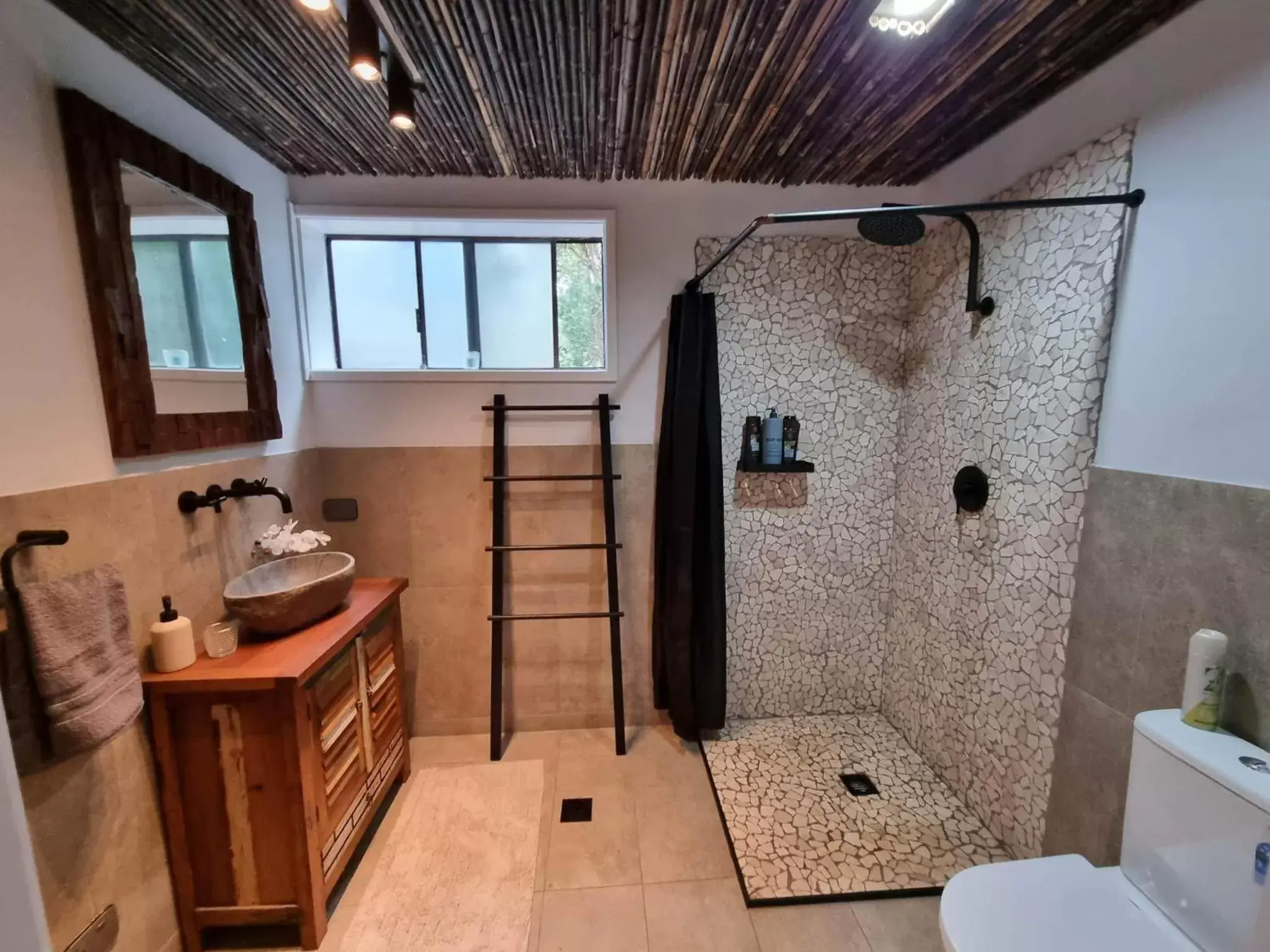 Shower, Bathroom in Rahasia Rainforest Retreat