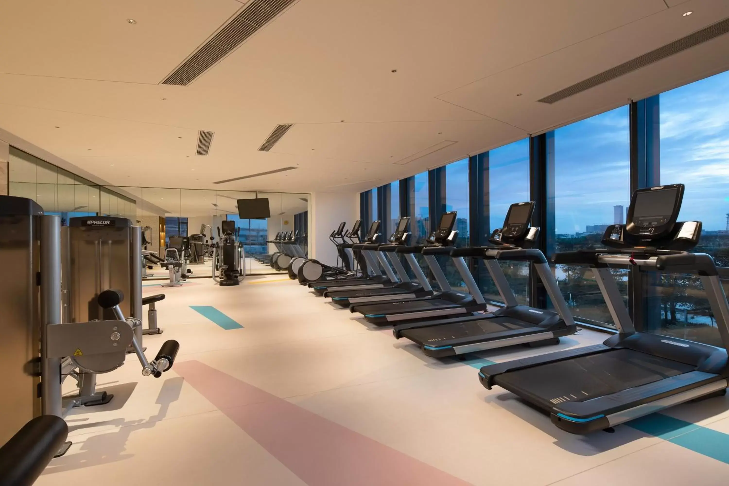 Fitness centre/facilities in Crowne Plaza Foshan Nanhai-an IHG Hotel-Free Shuttle Bus to Canton Fair Fitness centre/facilities in Crowne Plaza Foshan Nanhai-an IHG Hotel-Free Shuttle Bus to Canton Fair