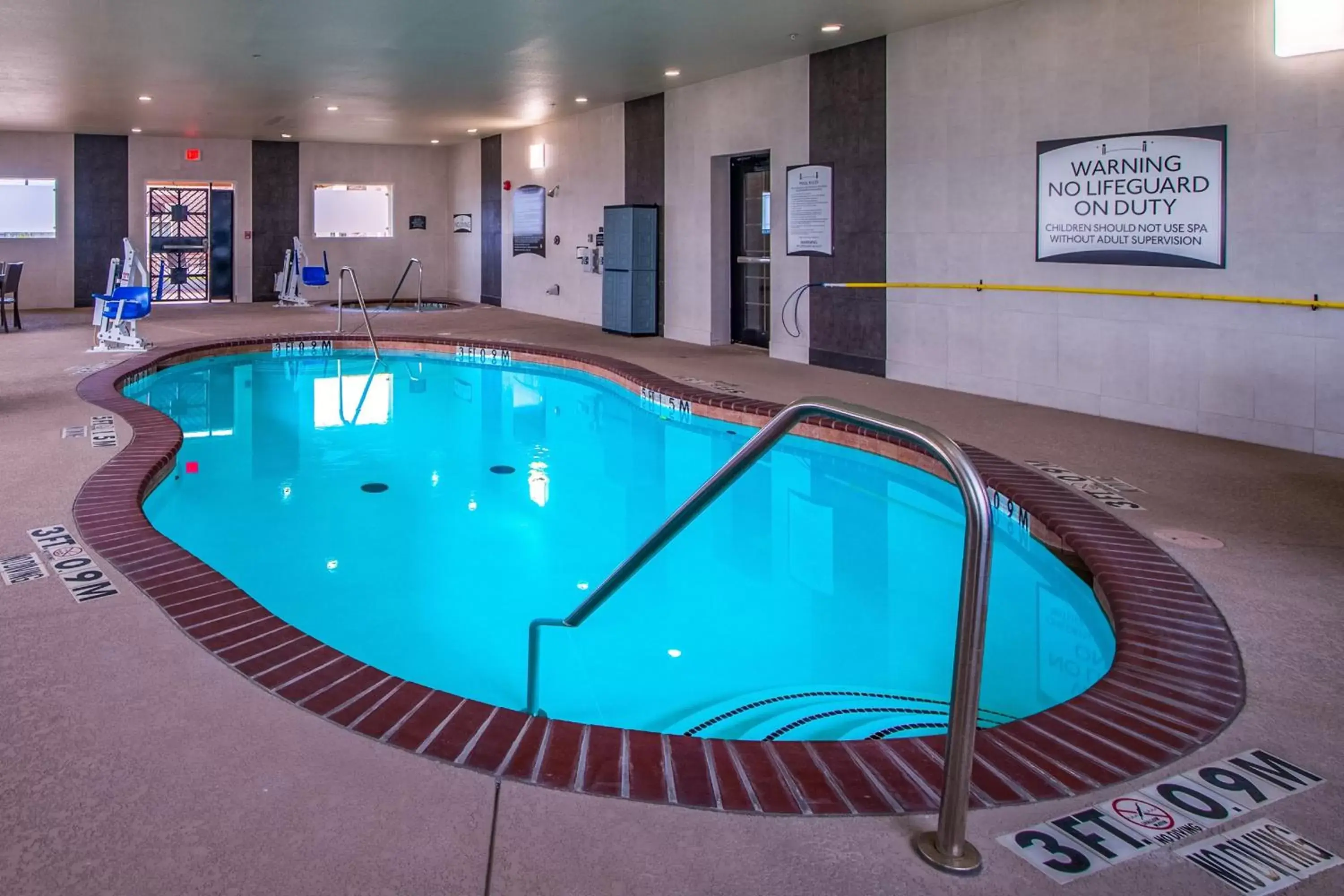 Swimming pool in Staybridge Suites Longview by IHG Swimming pool in Staybridge Suites Longview by IHG