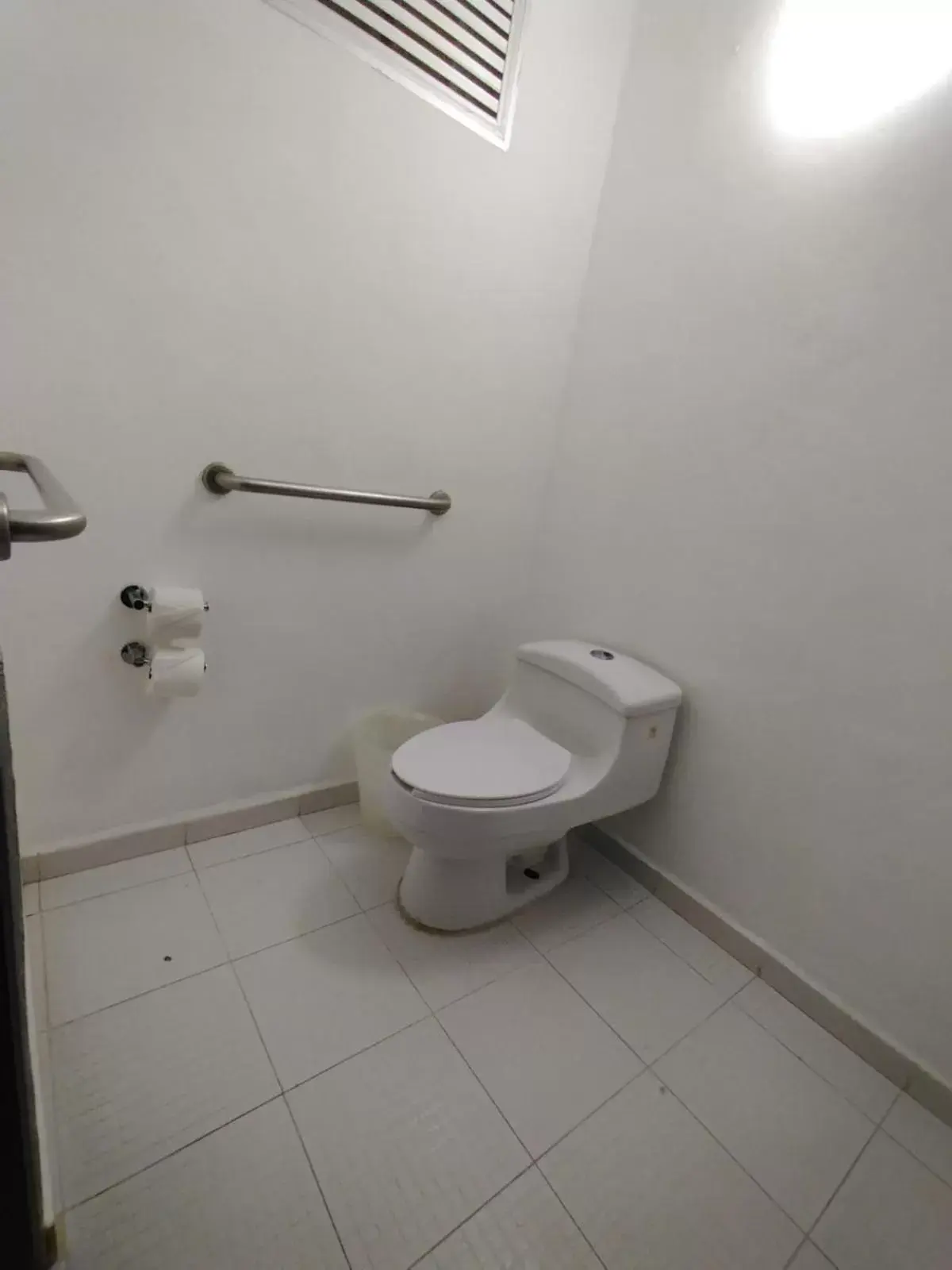Toilet, Bathroom in TRYP by Wyndham Chetumal