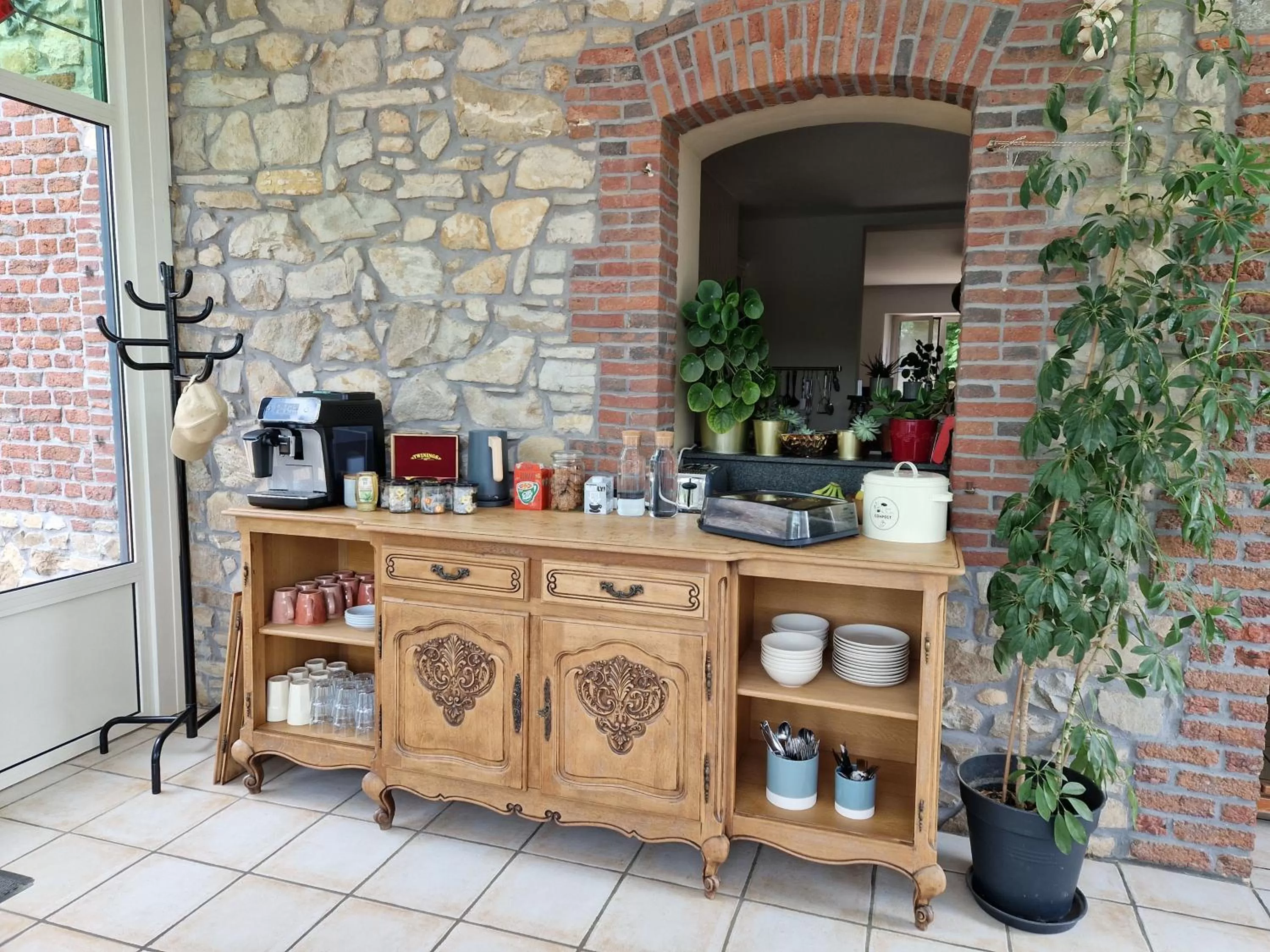 Dining area in Habitat