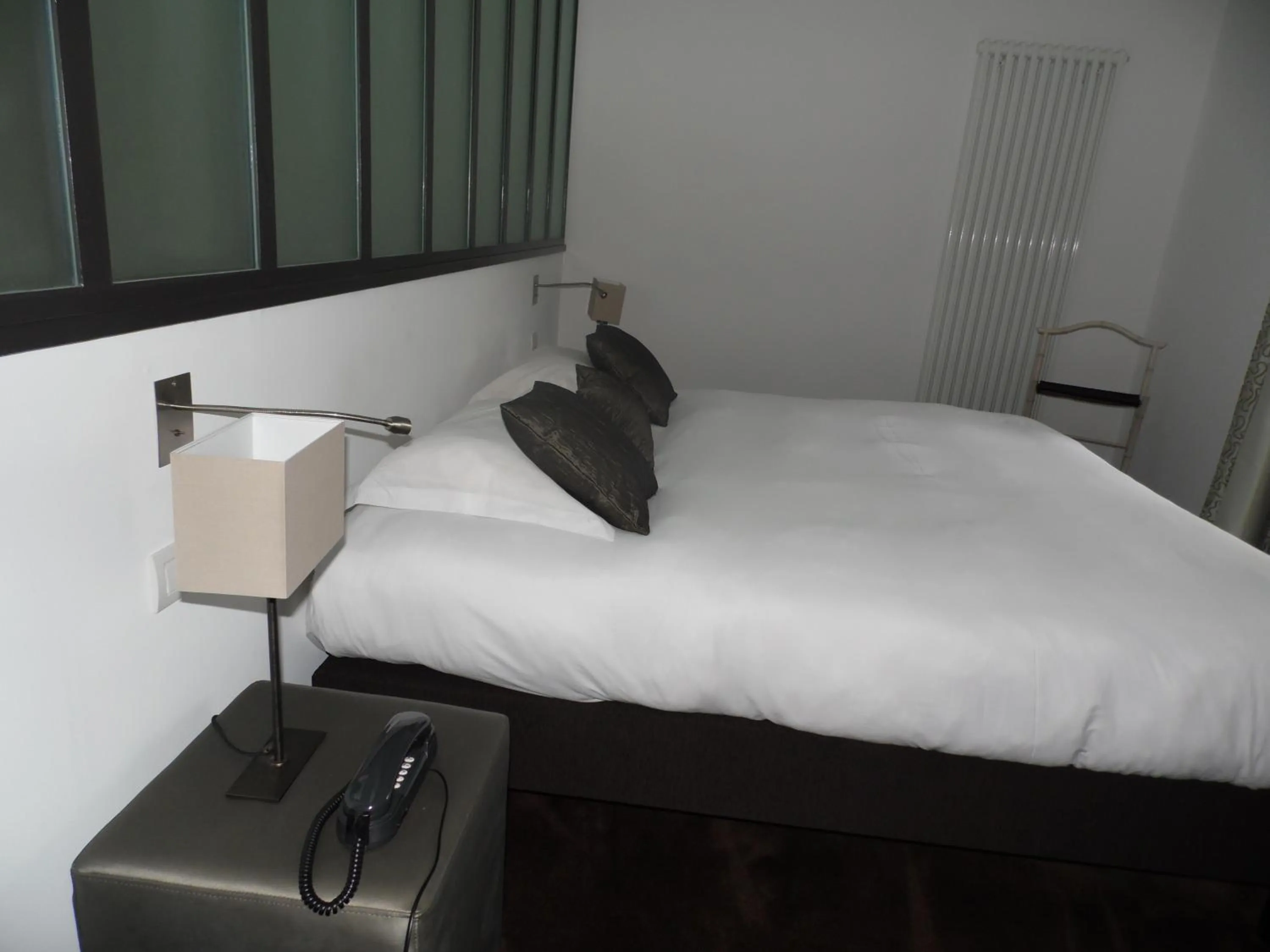 Bed in Clos de Vallombreuse, The Originals Relais