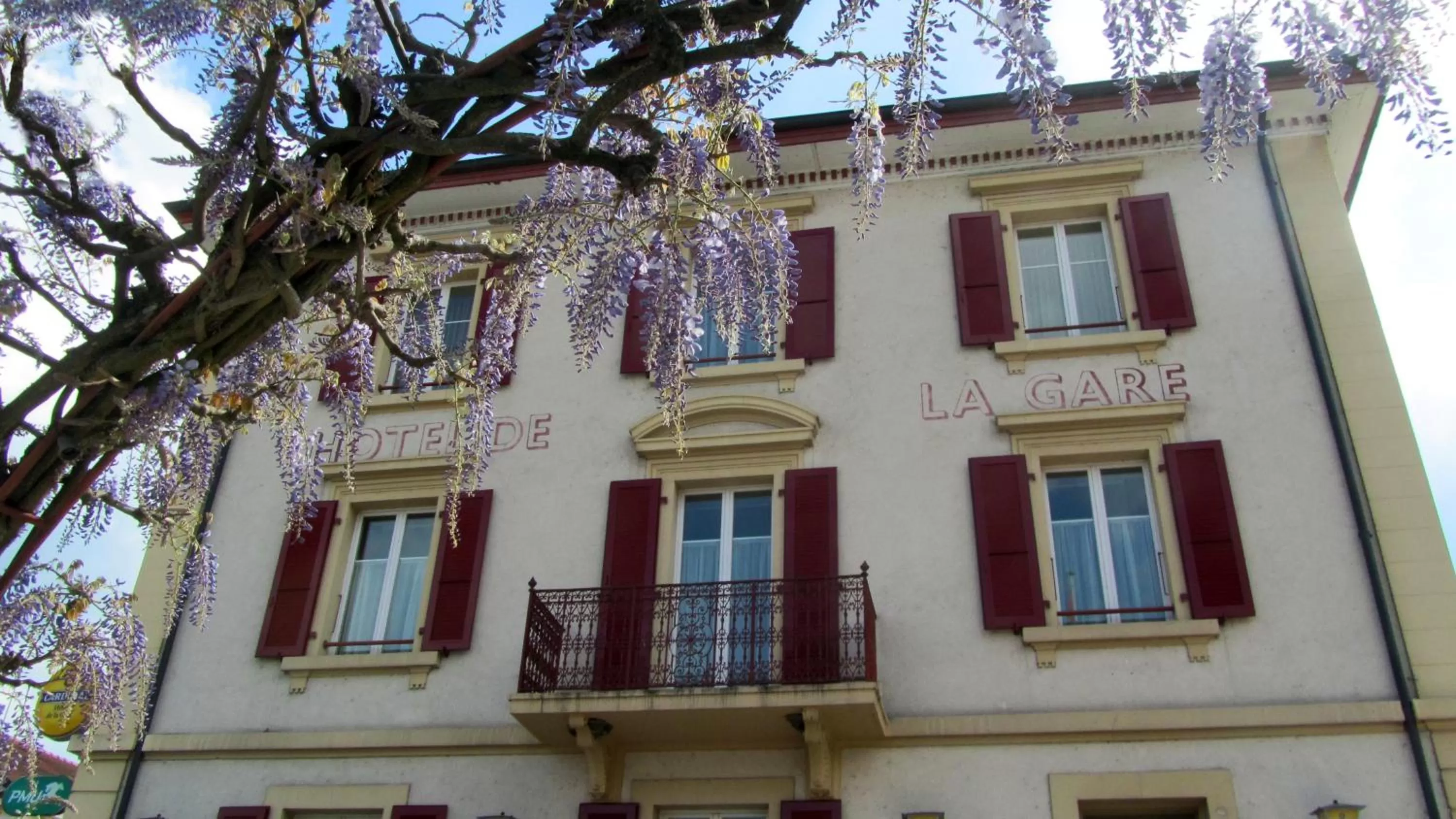 Facade/entrance in Hôtel de la Gare