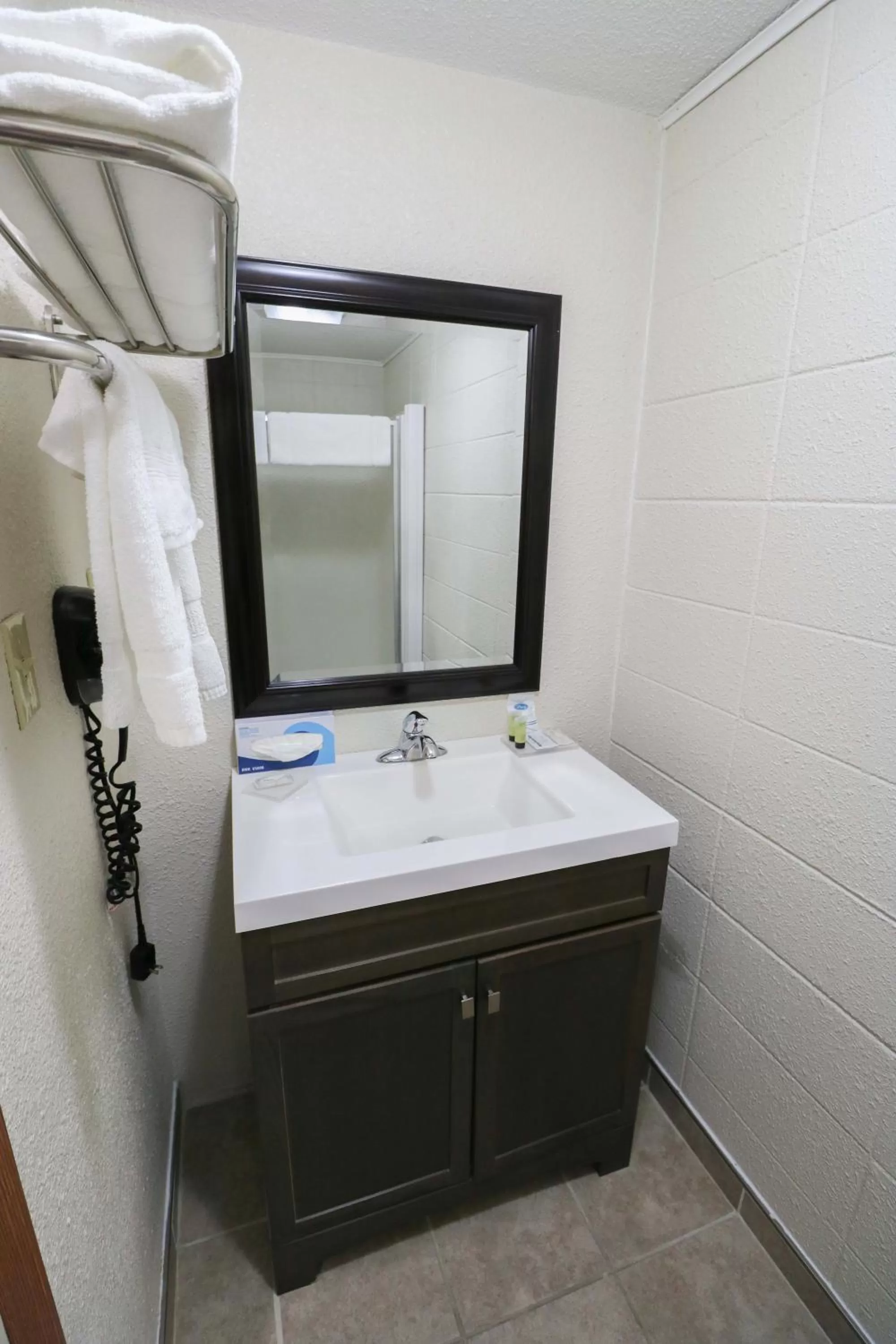 Bathroom in Bear Lodge Motel