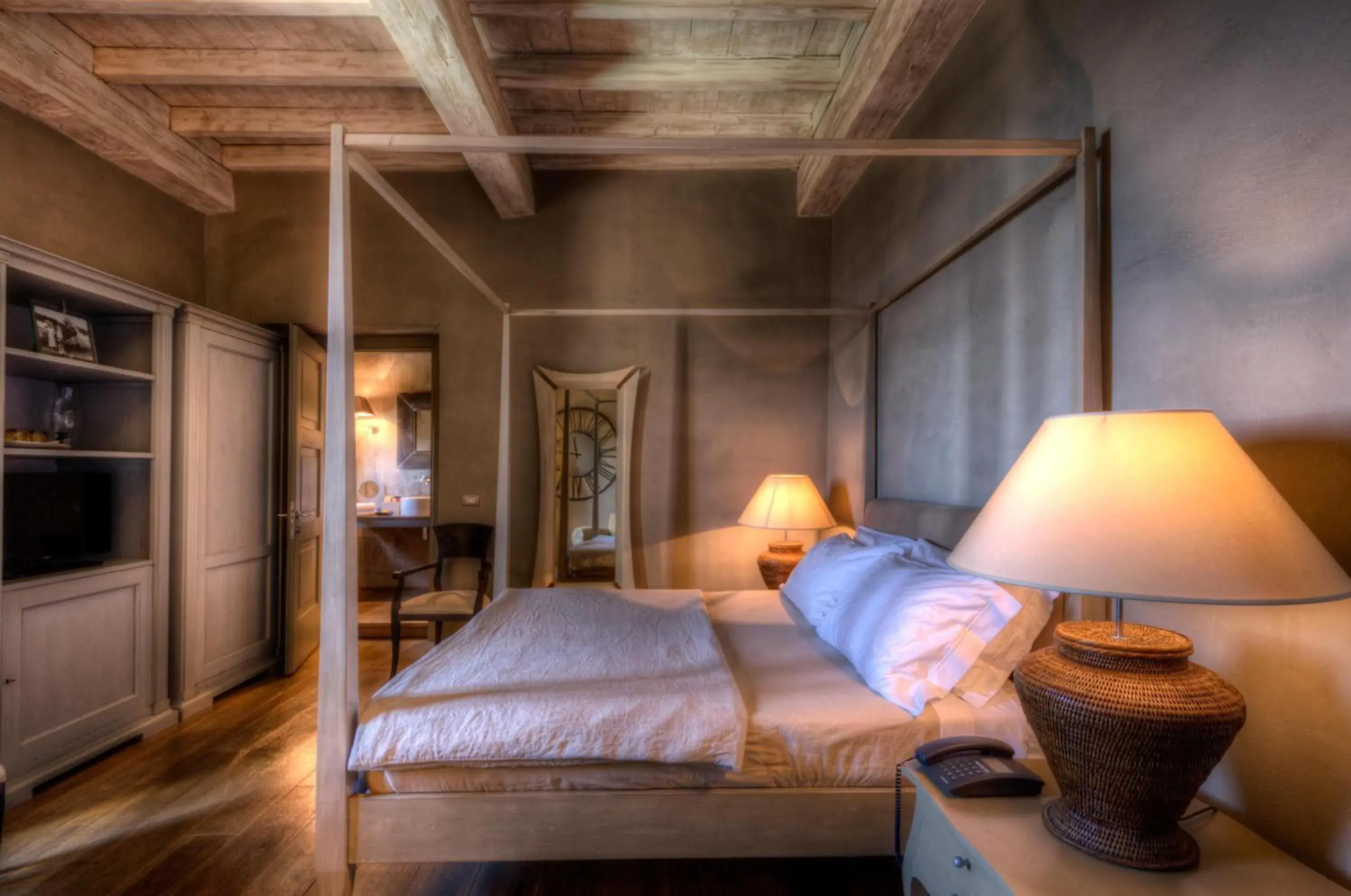 Photo of the whole room, Bed in Villa Sassolini Country Boutique Hotel
