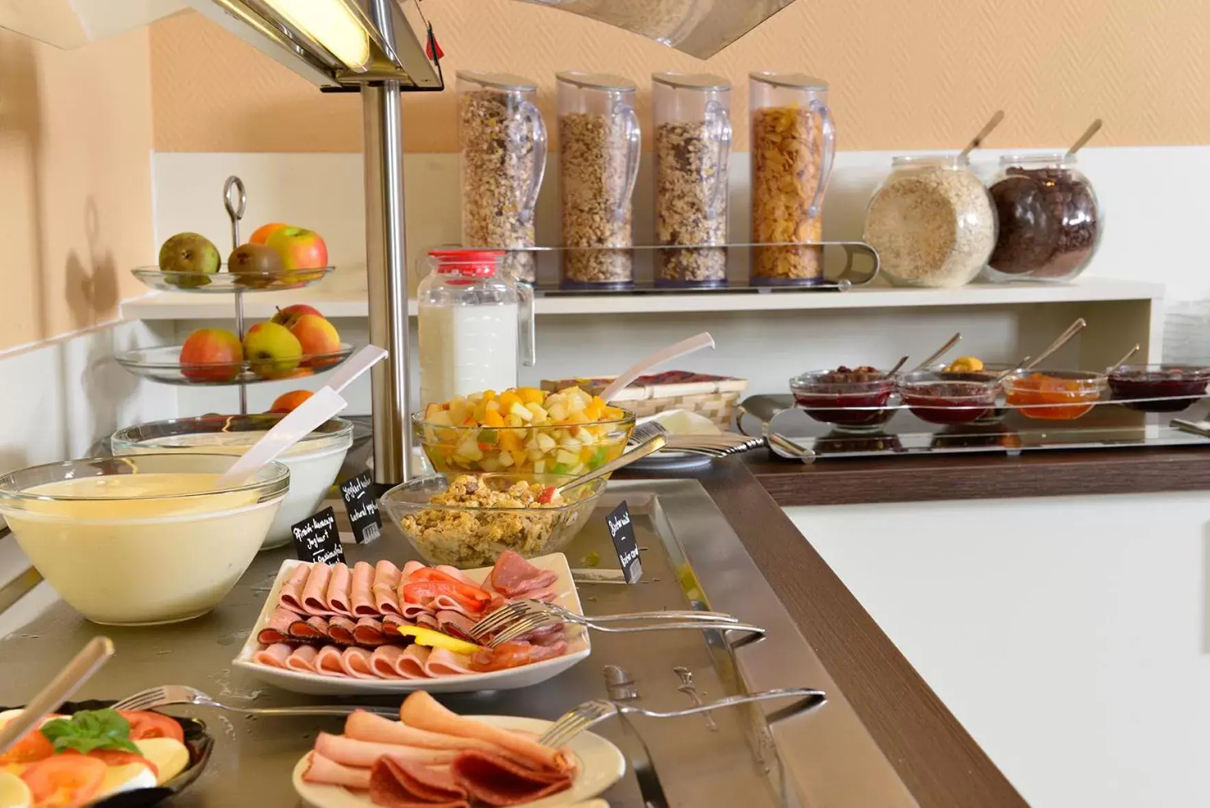 Buffet breakfast, Food in INVITE Hotel Nürnberg City