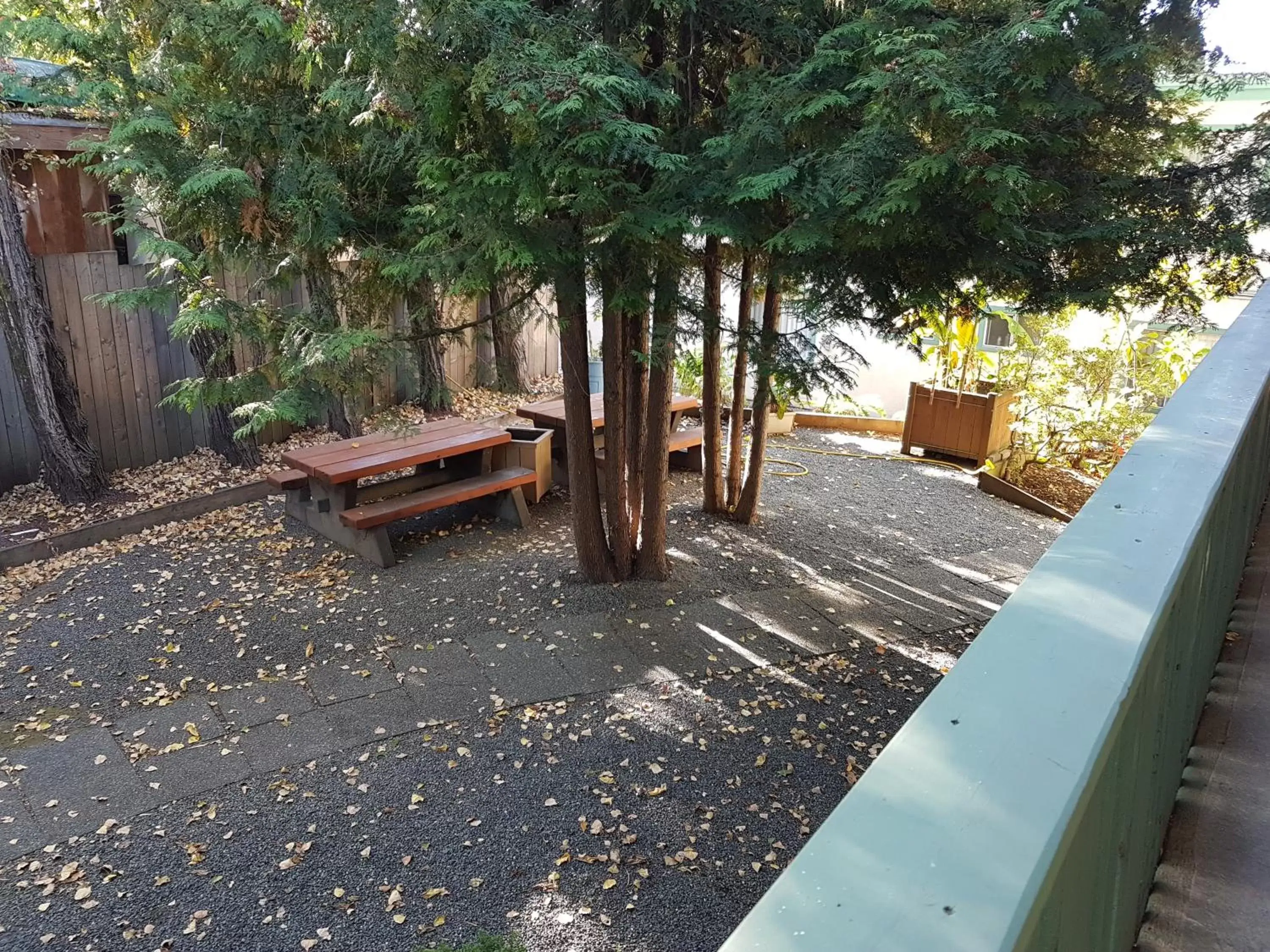 Patio in Robin Hood Inn and Suites
