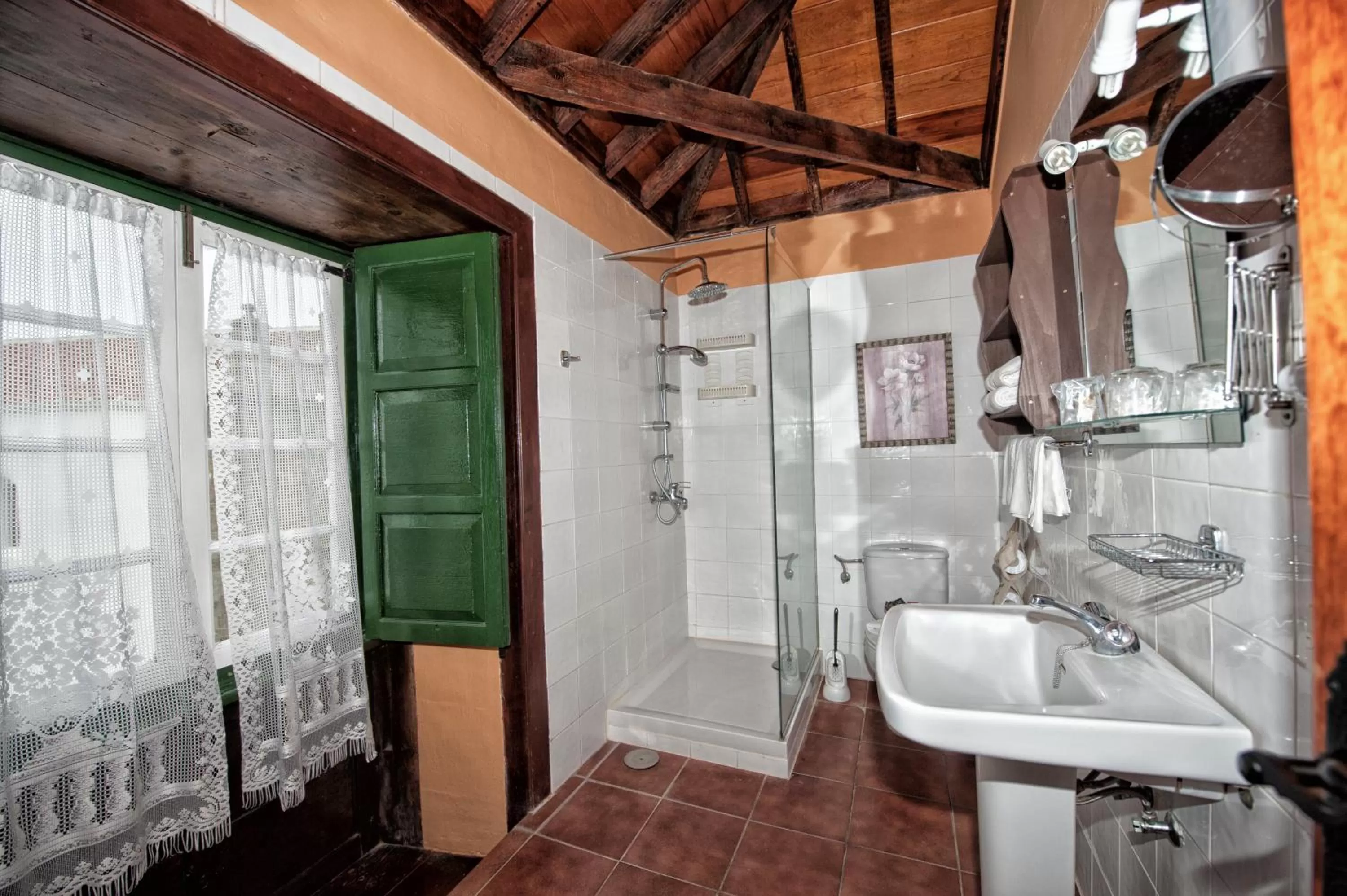 Bathroom in Hotel Rural Senderos de Abona