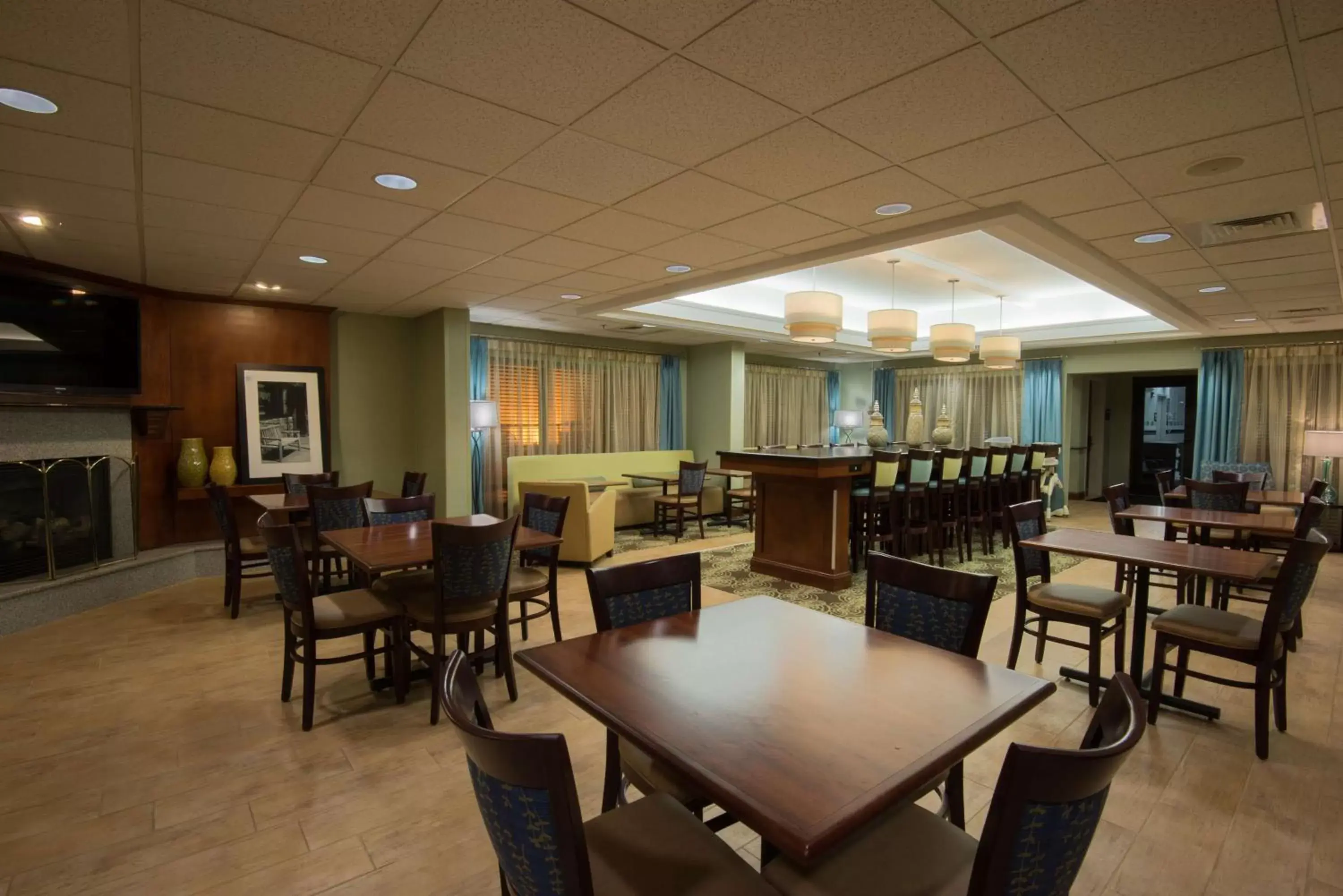 Restaurant/Places to Eat in Hampton Inn Mount Airy