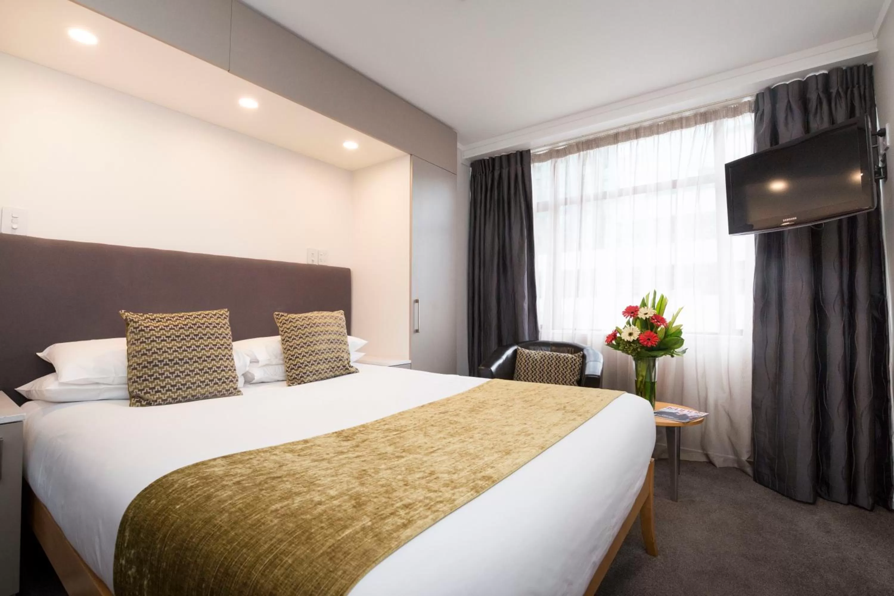 Bed in Quest on Johnston Serviced Apartments