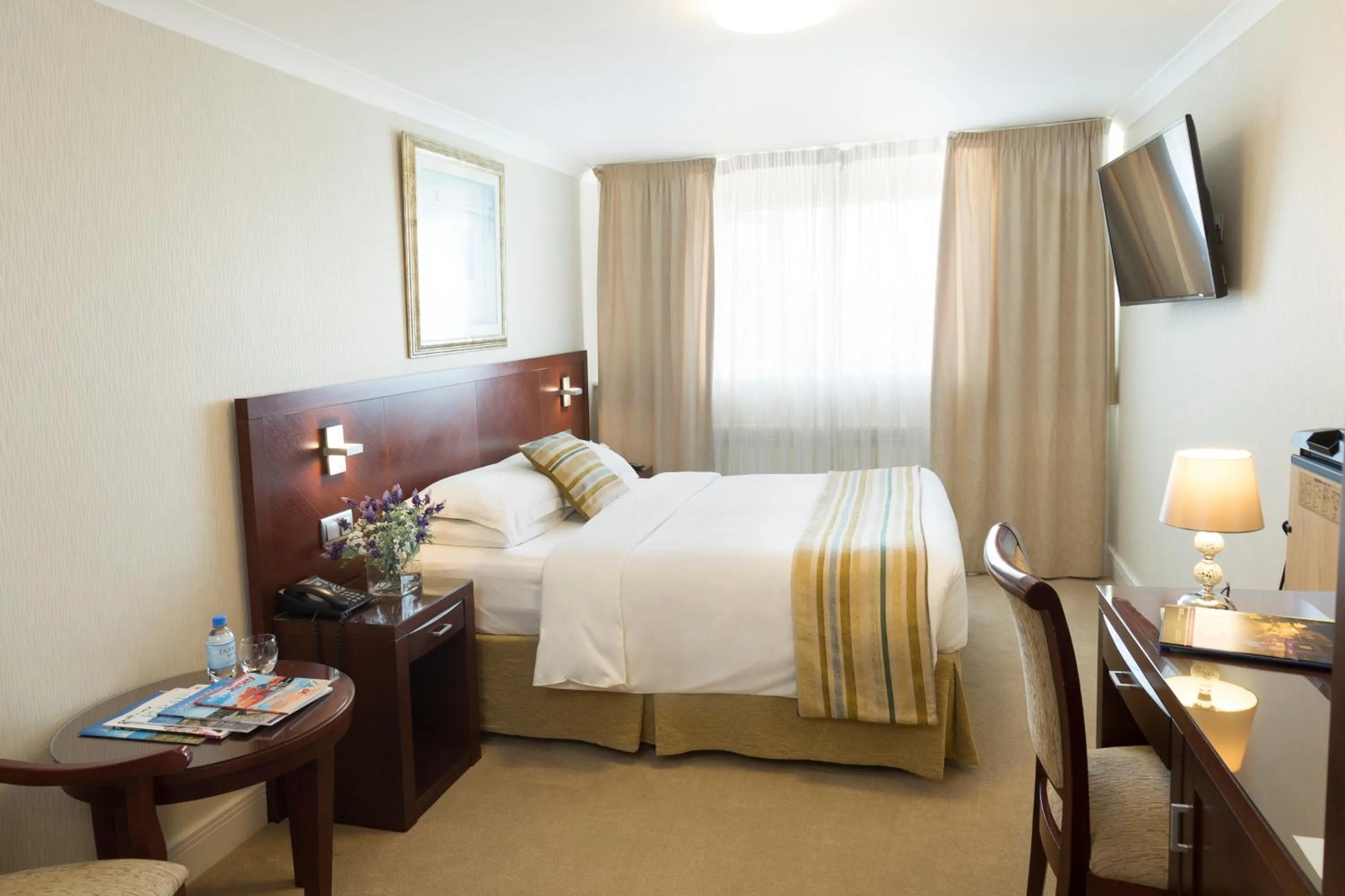 Bed in The Savoy Jersey