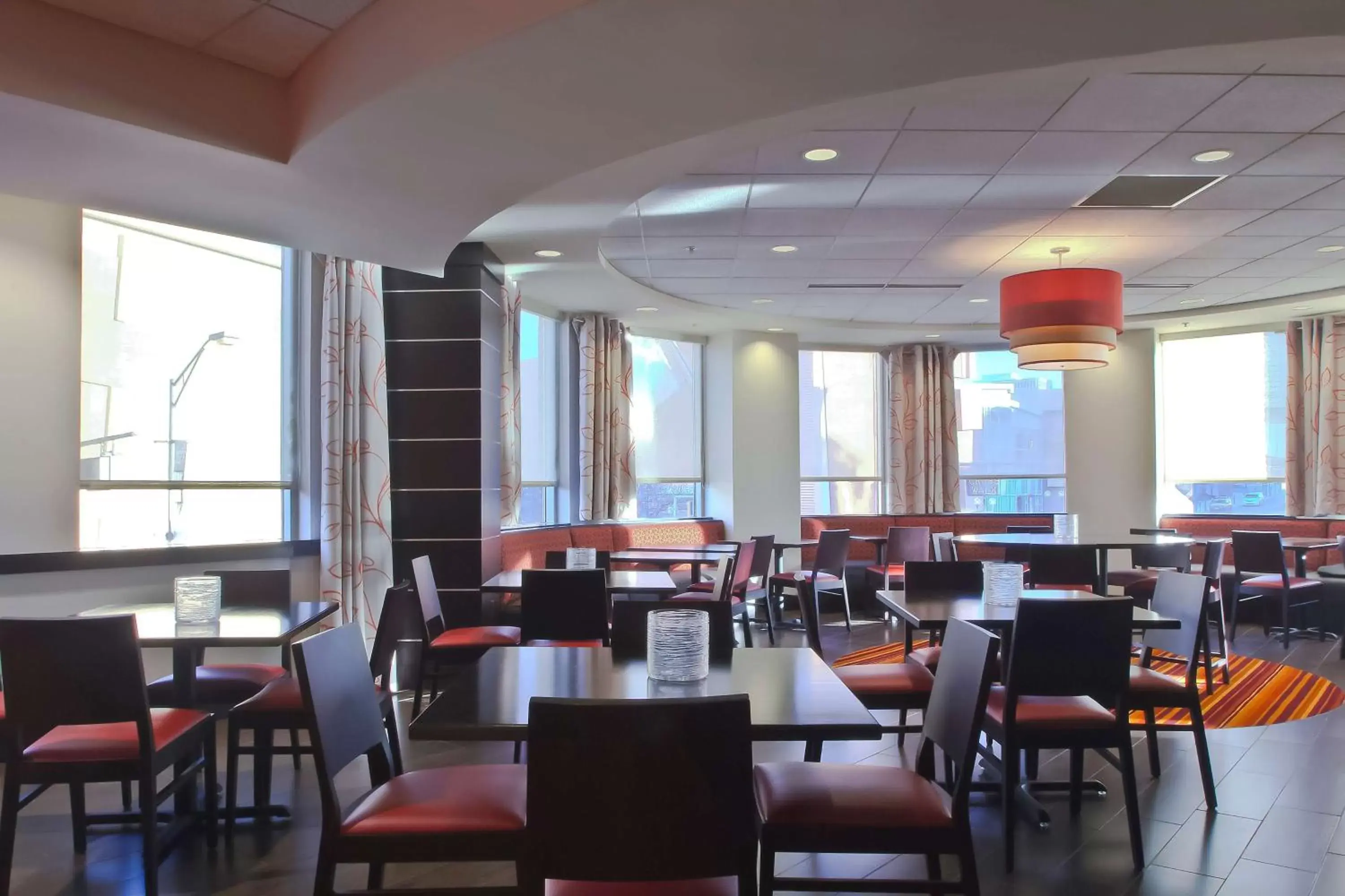 Dining area, Restaurant/Places to Eat in Hampton Inn & Suites Columbus-Downtown, Ohio
