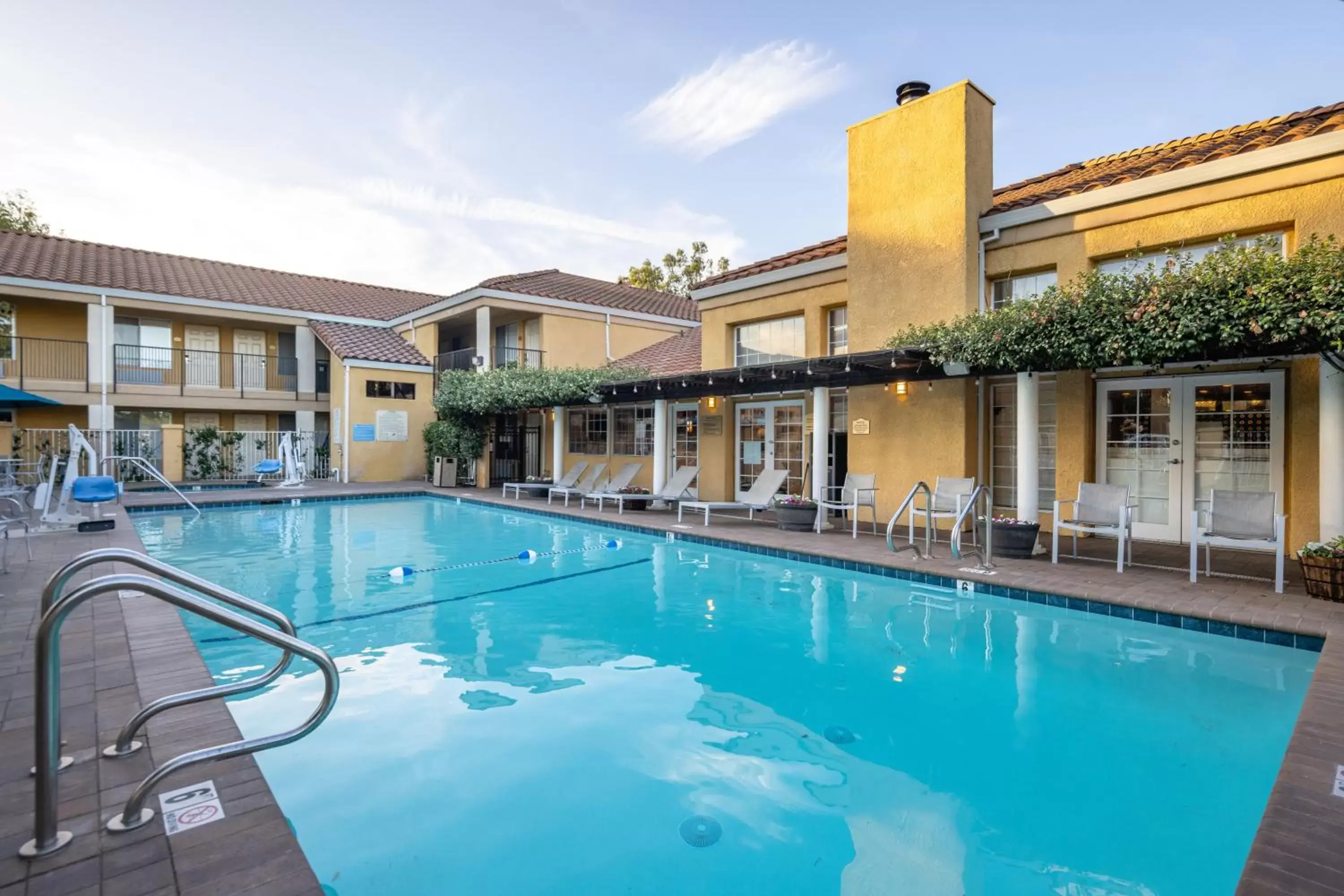 Swimming Pool in Best Western Plus Dixon Davis