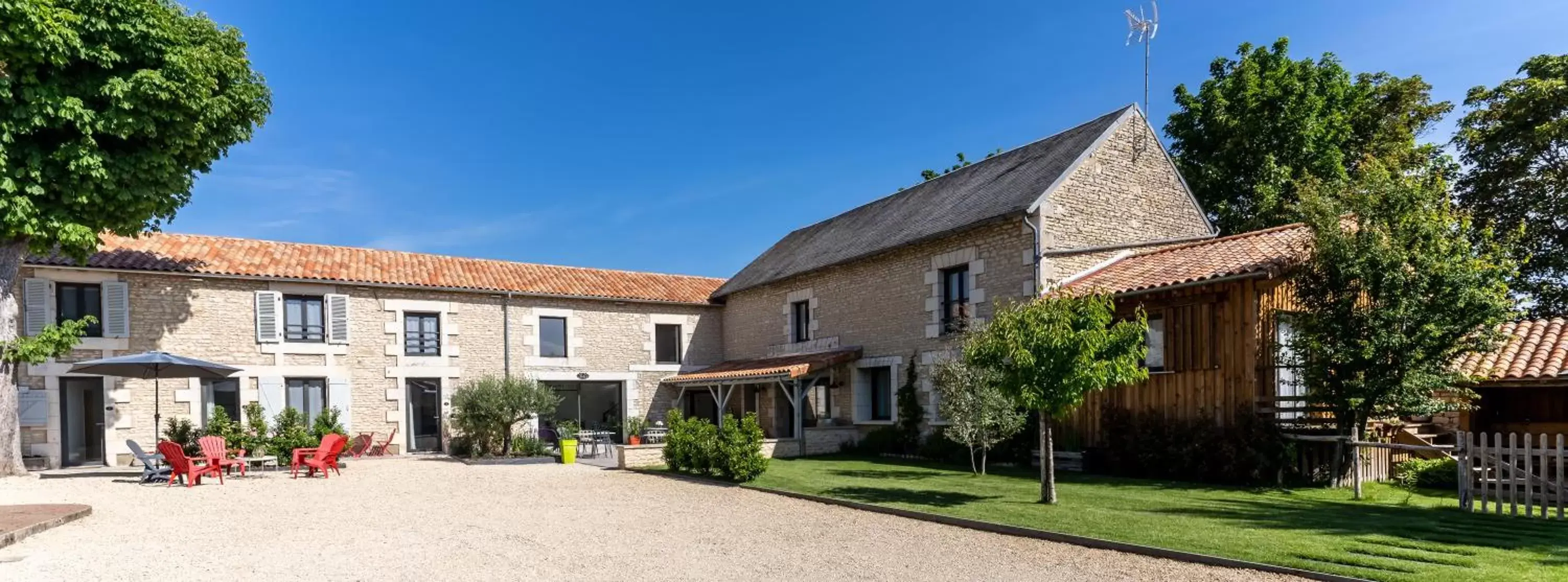 Property Building in AU LOGIS DE BELLEFOIS - Chambres d'hôtes