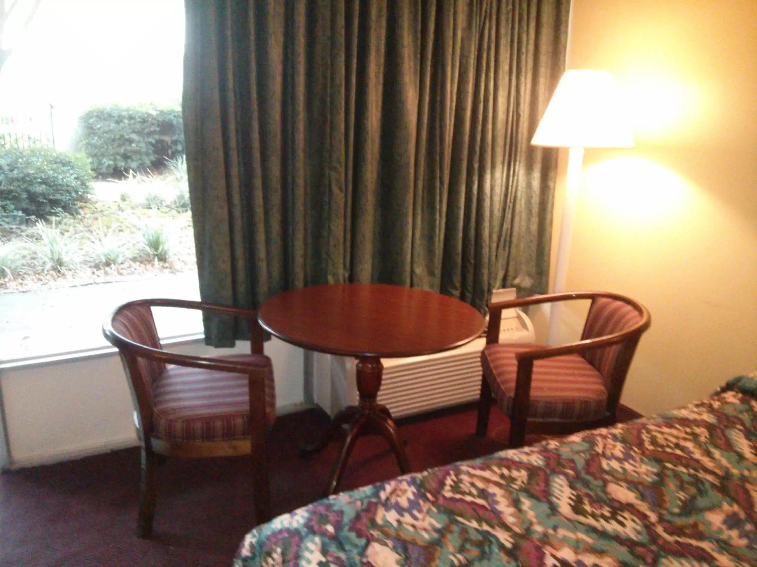 Seating Area in Motel 6-Florence, SC